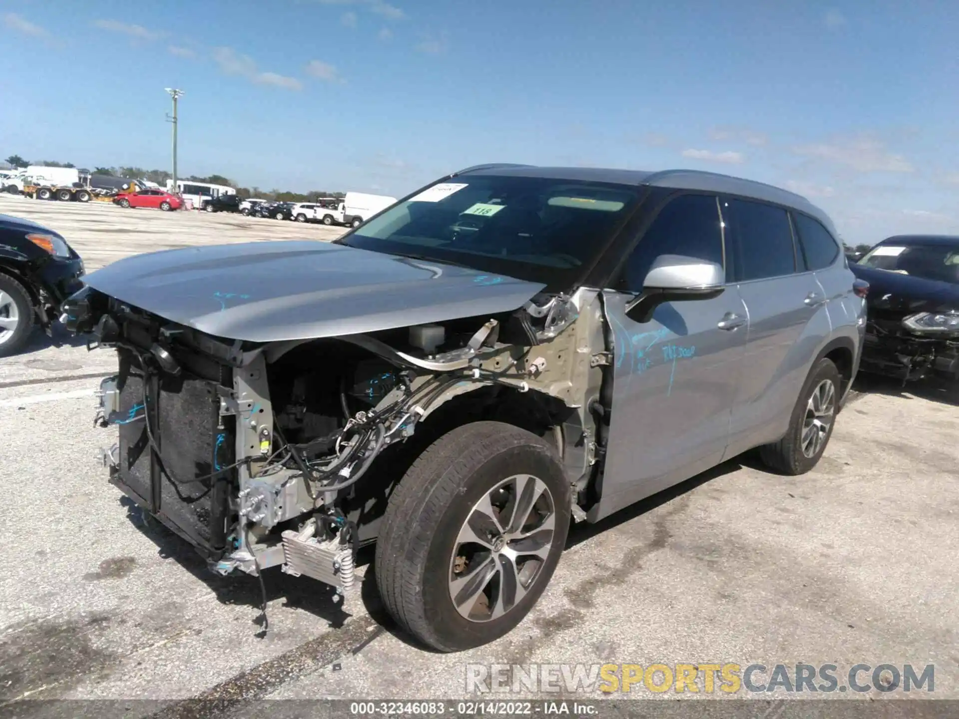 2 Photograph of a damaged car 5TDHZRAH5LS510329 TOYOTA HIGHLANDER 2020