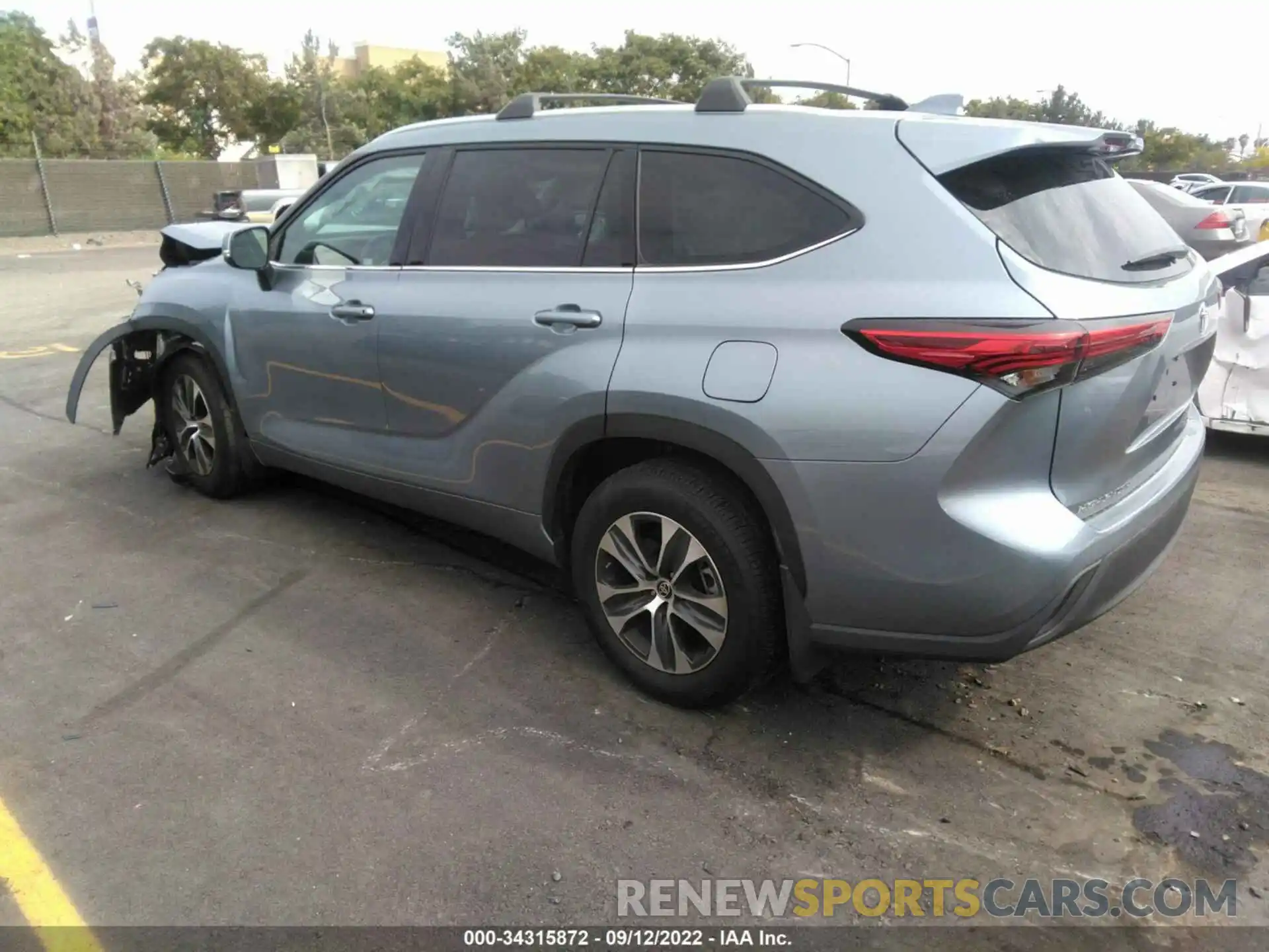 3 Photograph of a damaged car 5TDHZRAH6LS008901 TOYOTA HIGHLANDER 2020