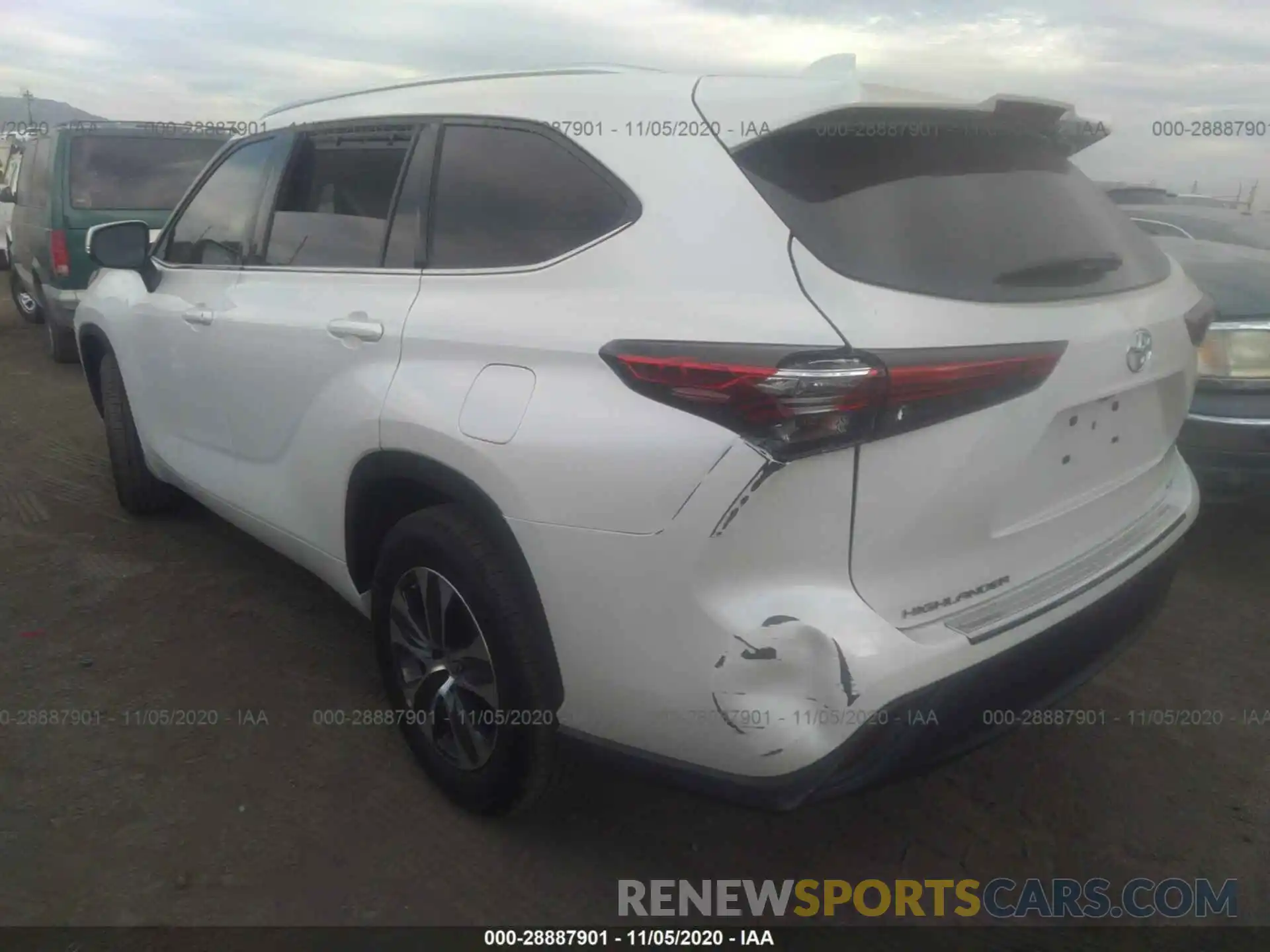 3 Photograph of a damaged car 5TDHZRAH6LS010065 TOYOTA HIGHLANDER 2020