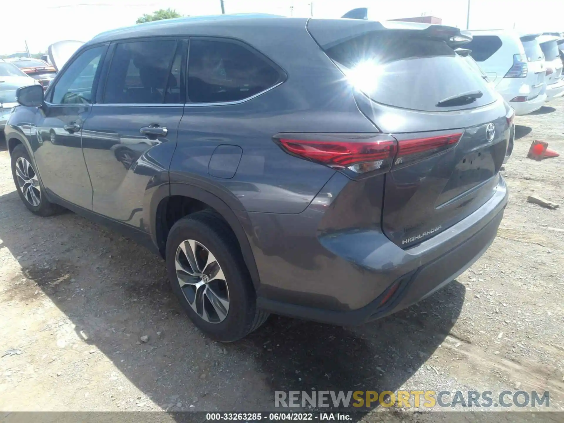 3 Photograph of a damaged car 5TDHZRAH6LS010180 TOYOTA HIGHLANDER 2020