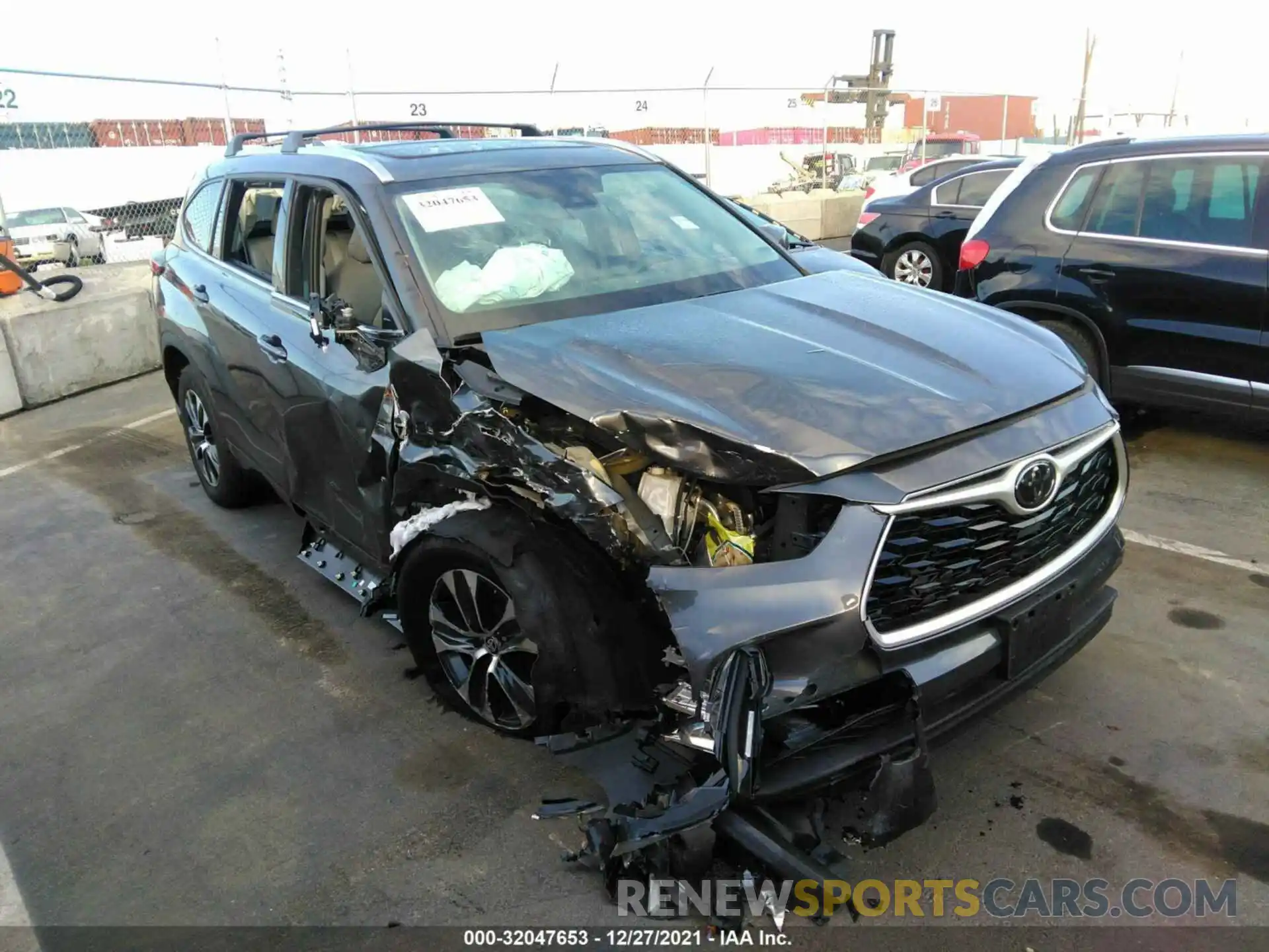 1 Photograph of a damaged car 5TDHZRAH6LS022104 TOYOTA HIGHLANDER 2020