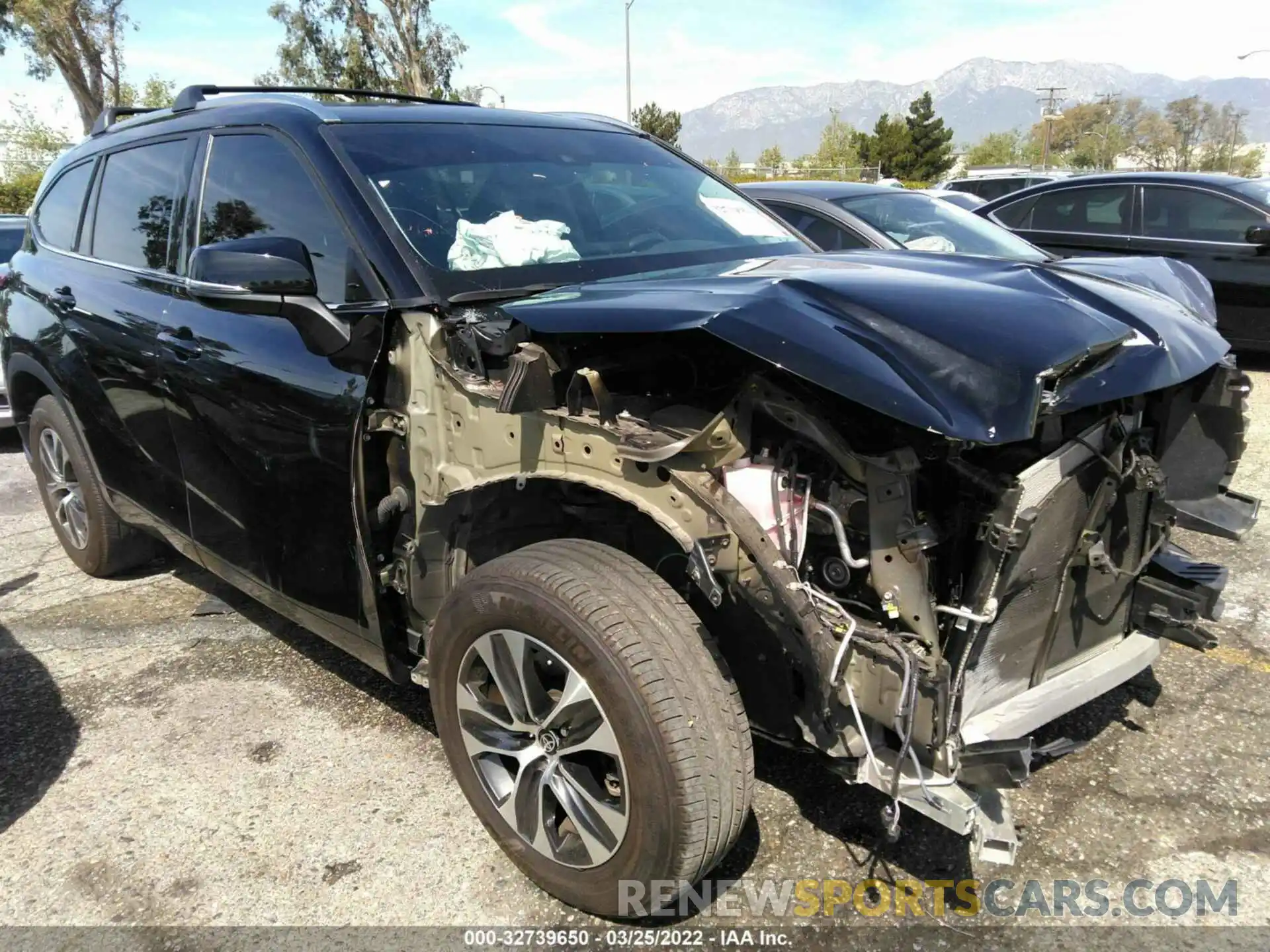 1 Photograph of a damaged car 5TDHZRAH6LS512168 TOYOTA HIGHLANDER 2020