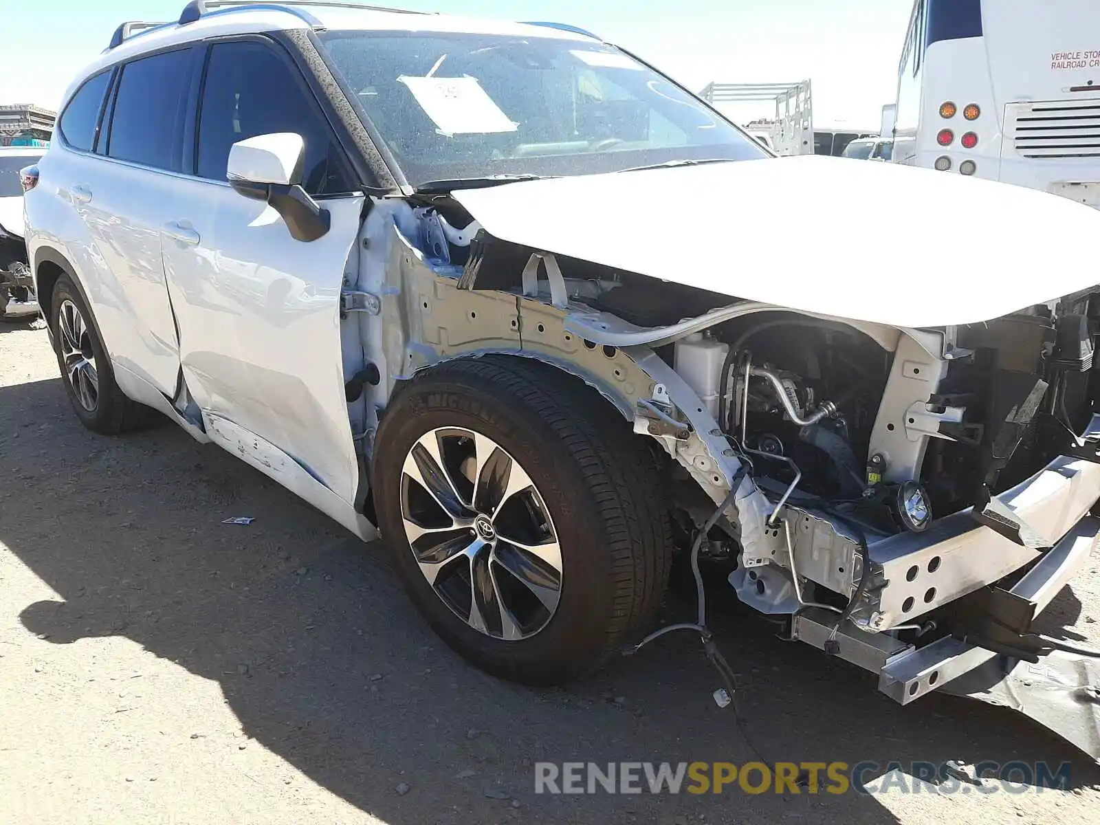 9 Photograph of a damaged car 5TDHZRAH7LS508582 TOYOTA HIGHLANDER 2020