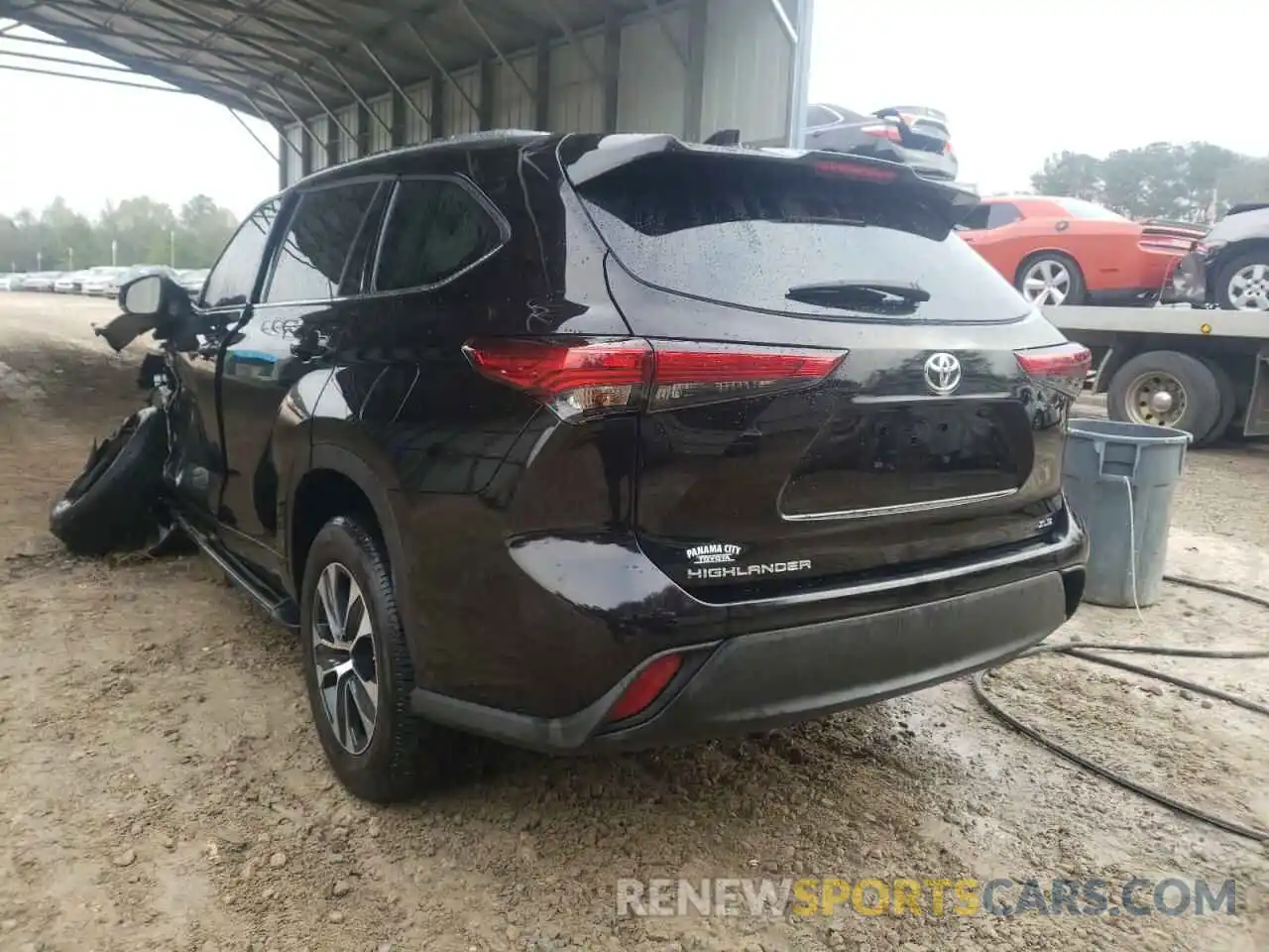 3 Photograph of a damaged car 5TDHZRAH8LS015588 TOYOTA HIGHLANDER 2020