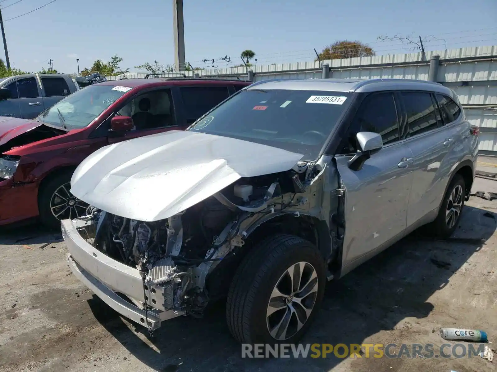 2 Photograph of a damaged car 5TDHZRAH8LS500927 TOYOTA HIGHLANDER 2020