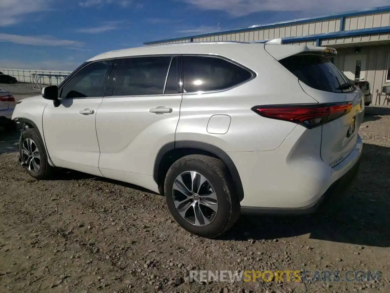 3 Photograph of a damaged car 5TDHZRAH8LS504184 TOYOTA HIGHLANDER 2020