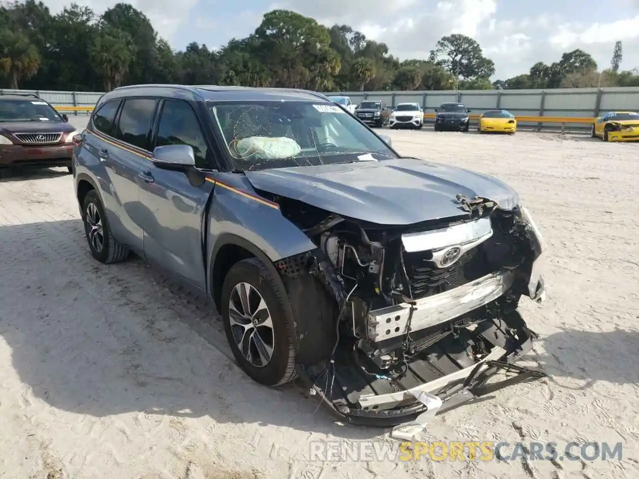 1 Photograph of a damaged car 5TDHZRAH9LS008780 TOYOTA HIGHLANDER 2020