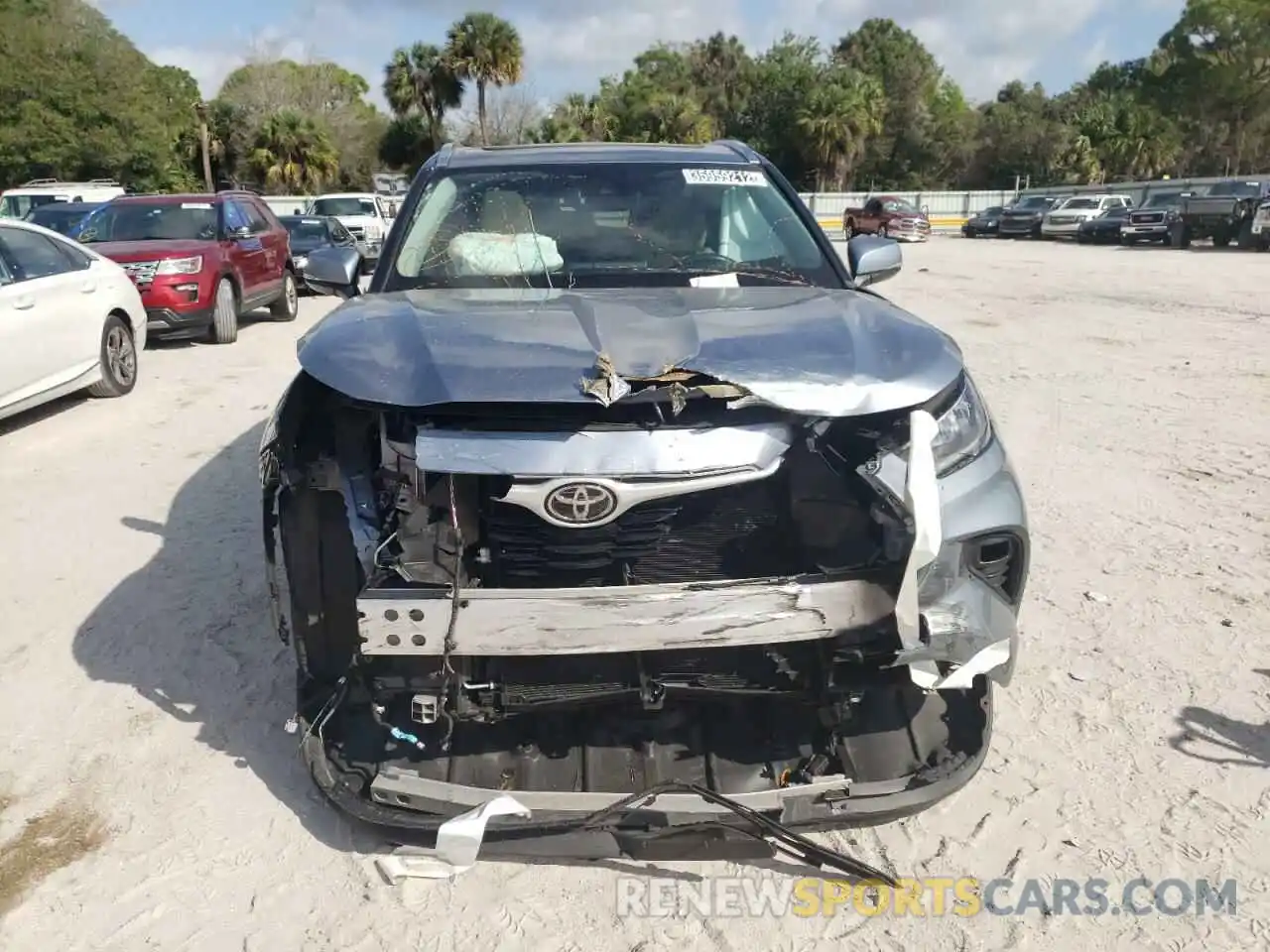 9 Photograph of a damaged car 5TDHZRAH9LS008780 TOYOTA HIGHLANDER 2020