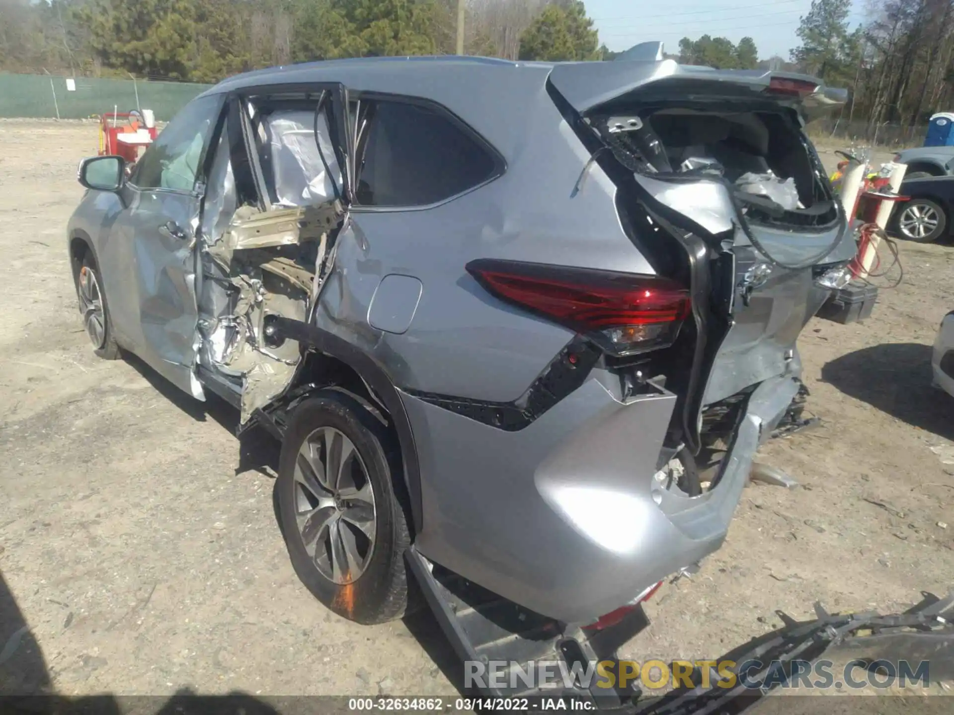 3 Photograph of a damaged car 5TDHZRAH9LS507420 TOYOTA HIGHLANDER 2020