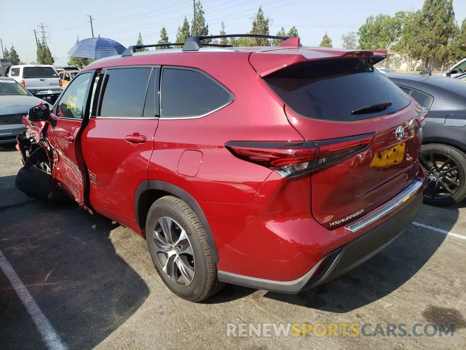 3 Photograph of a damaged car 5TDHZRAH9LS508857 TOYOTA HIGHLANDER 2020