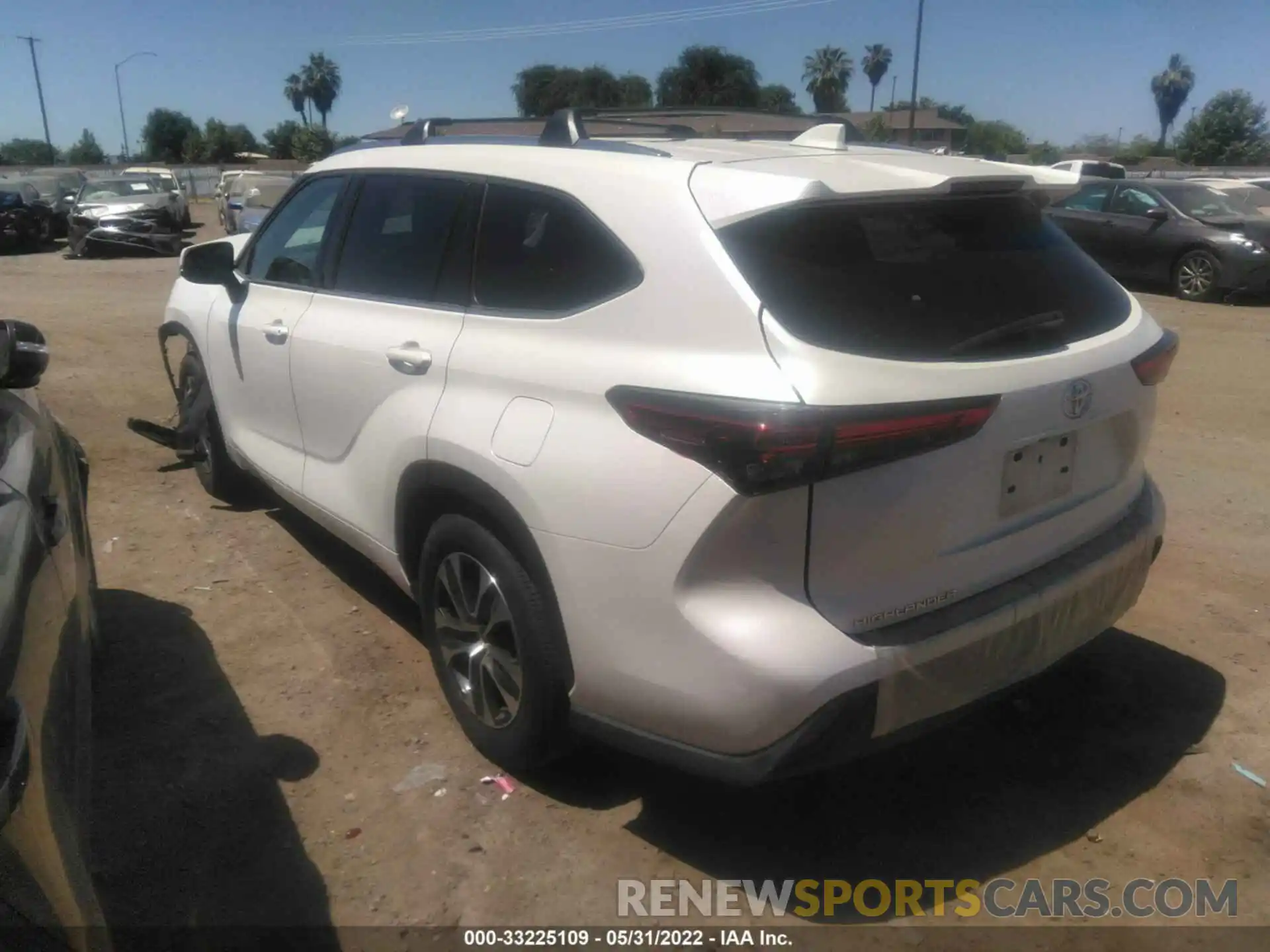 3 Photograph of a damaged car 5TDHZRAHXLS511024 TOYOTA HIGHLANDER 2020