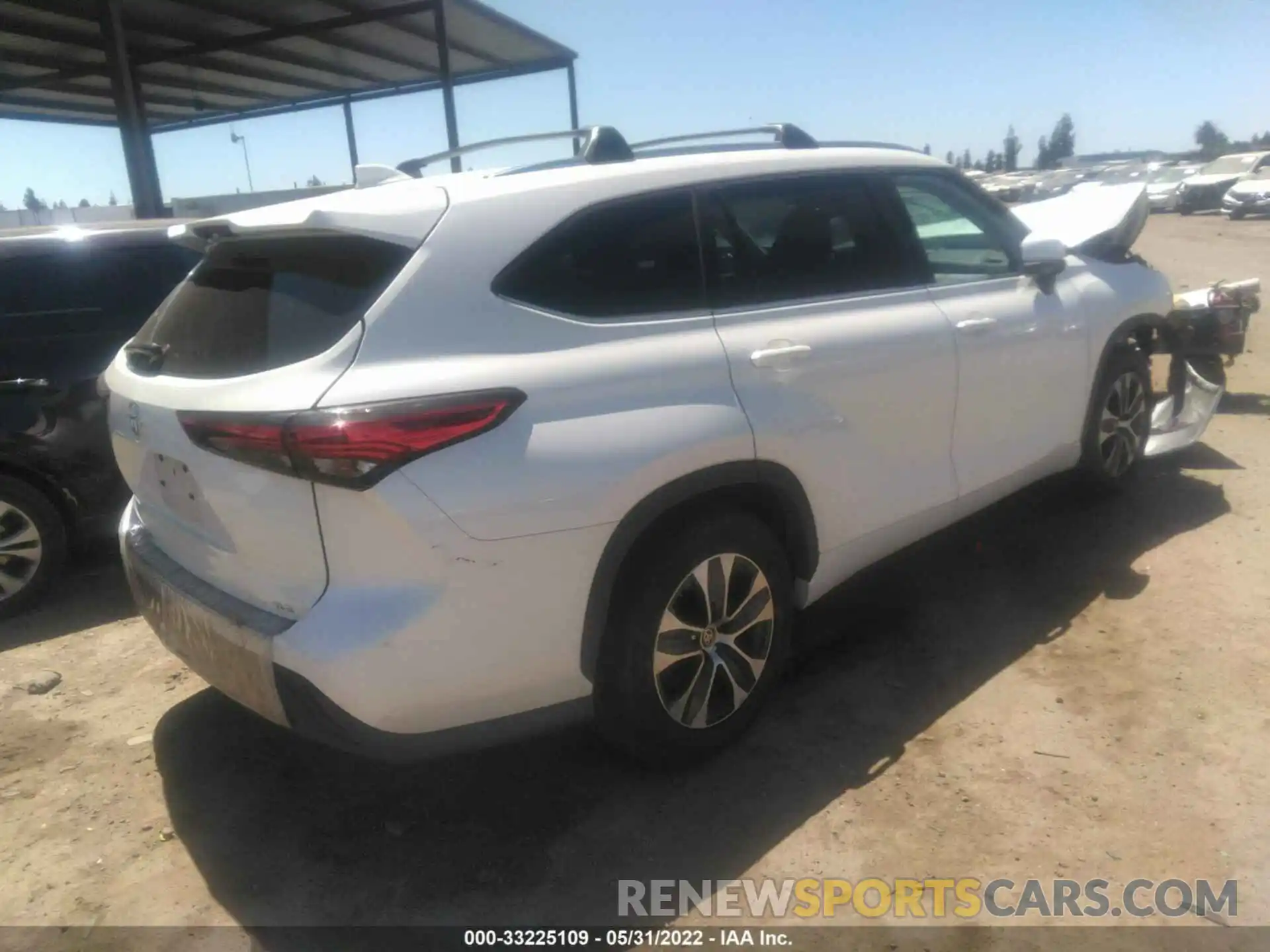 4 Photograph of a damaged car 5TDHZRAHXLS511024 TOYOTA HIGHLANDER 2020