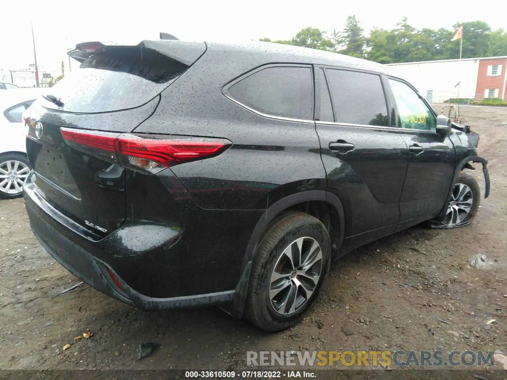 4 Photograph of a damaged car 5TDHZRBH0LS023909 TOYOTA HIGHLANDER 2020