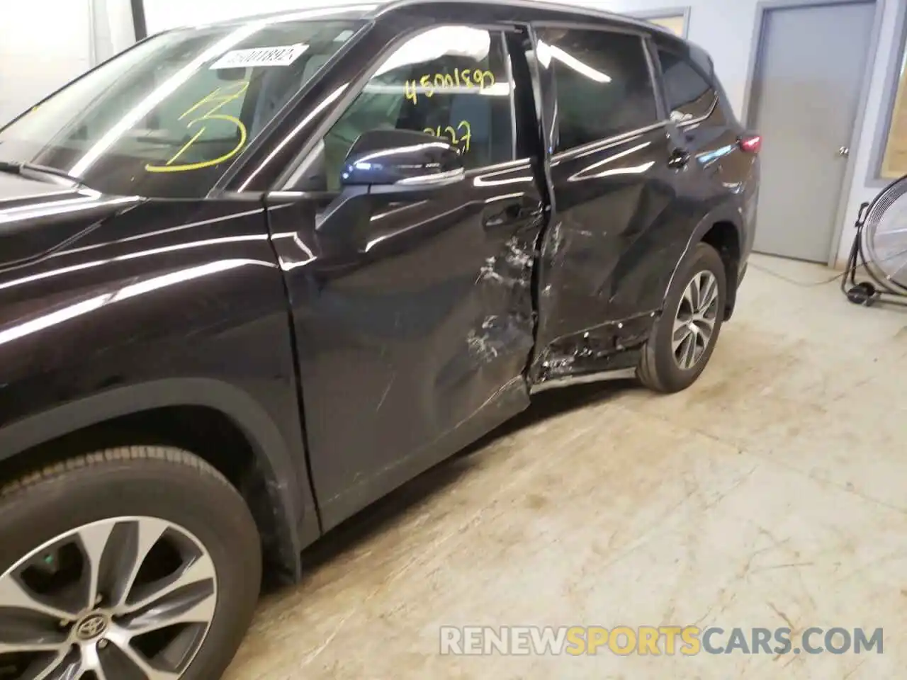 9 Photograph of a damaged car 5TDHZRBH0LS038491 TOYOTA HIGHLANDER 2020