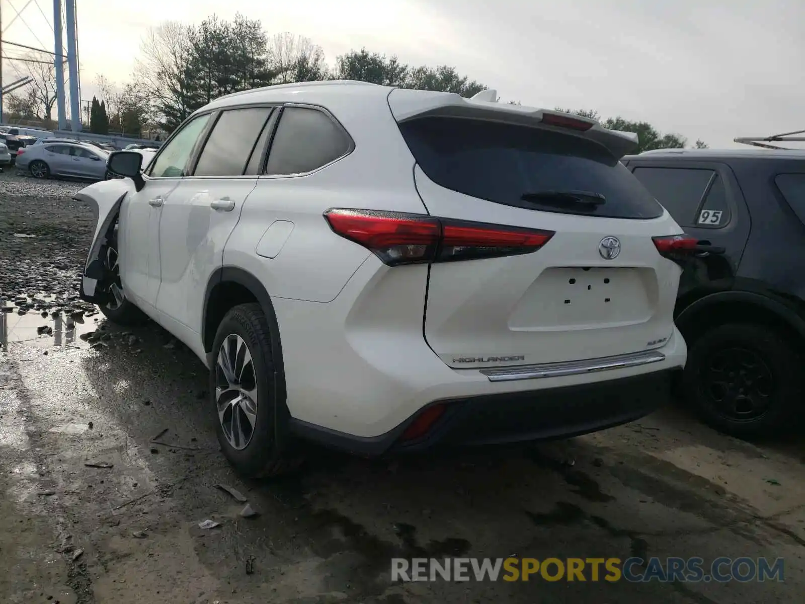 3 Photograph of a damaged car 5TDHZRBH0LS517347 TOYOTA HIGHLANDER 2020