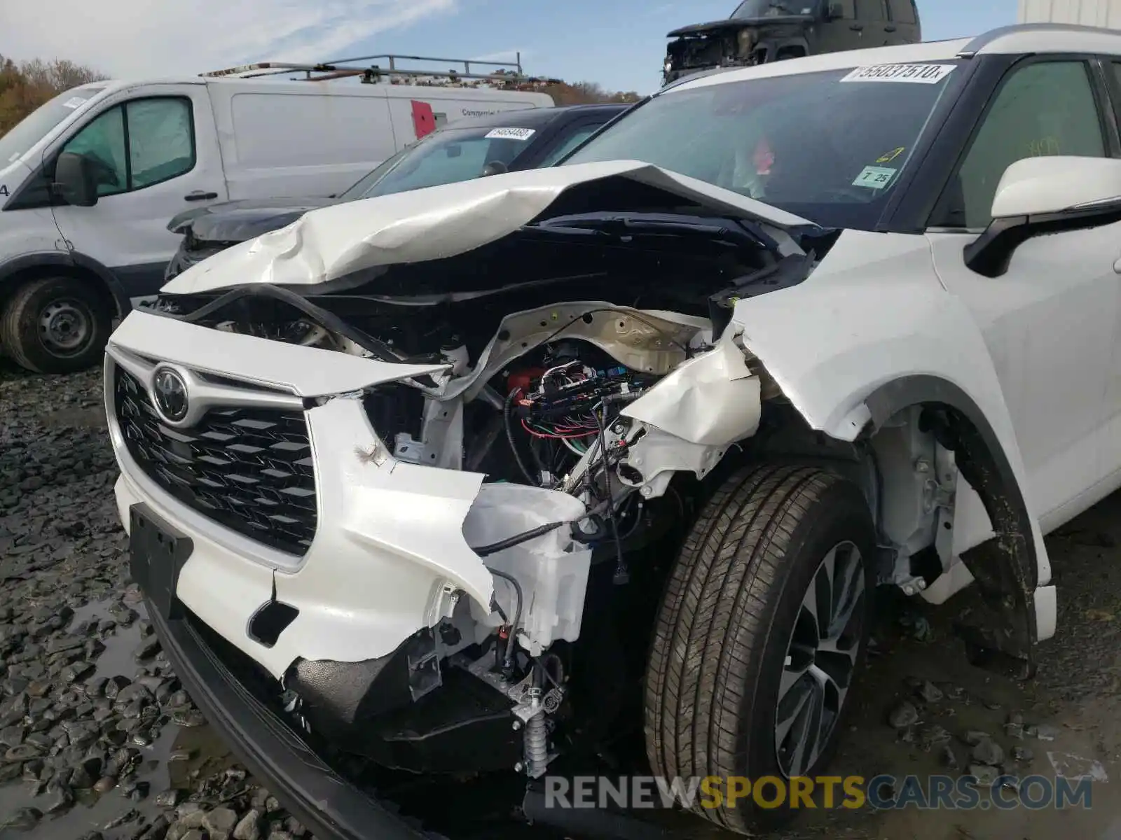 9 Photograph of a damaged car 5TDHZRBH0LS517347 TOYOTA HIGHLANDER 2020