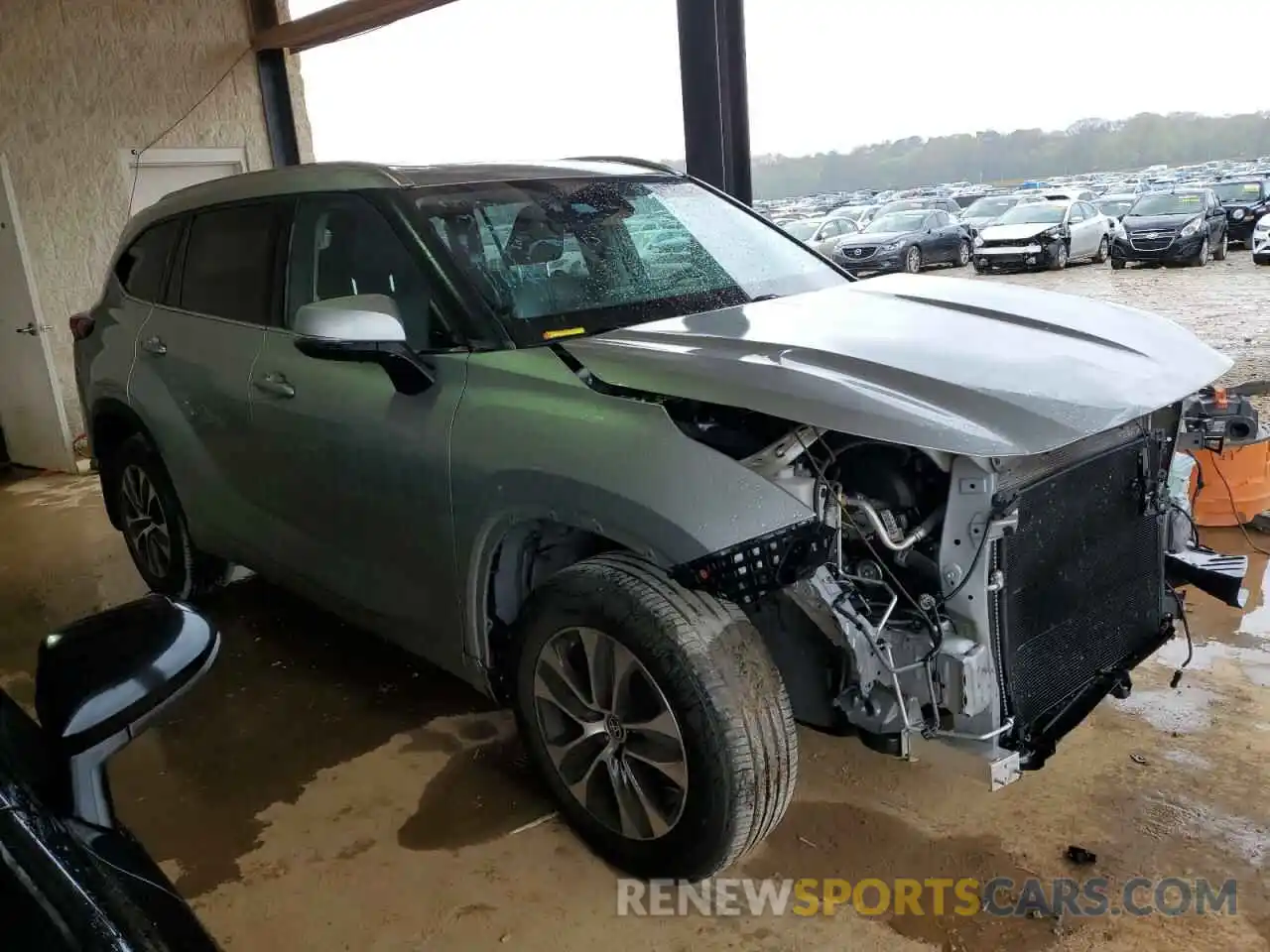 4 Photograph of a damaged car 5TDHZRBH1LS020436 TOYOTA HIGHLANDER 2020