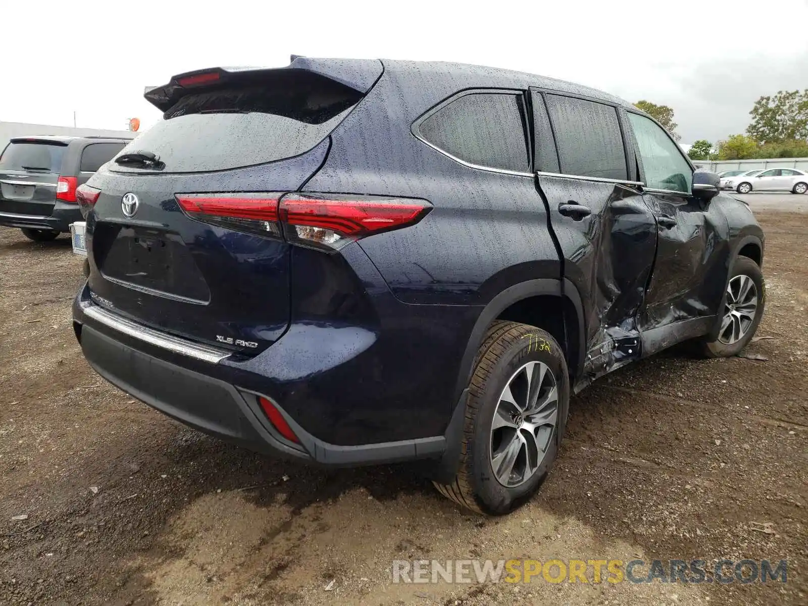 4 Photograph of a damaged car 5TDHZRBH1LS518989 TOYOTA HIGHLANDER 2020