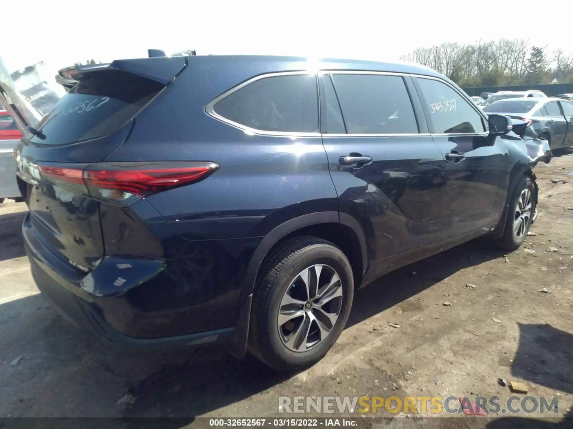 4 Photograph of a damaged car 5TDHZRBH2LS002205 TOYOTA HIGHLANDER 2020