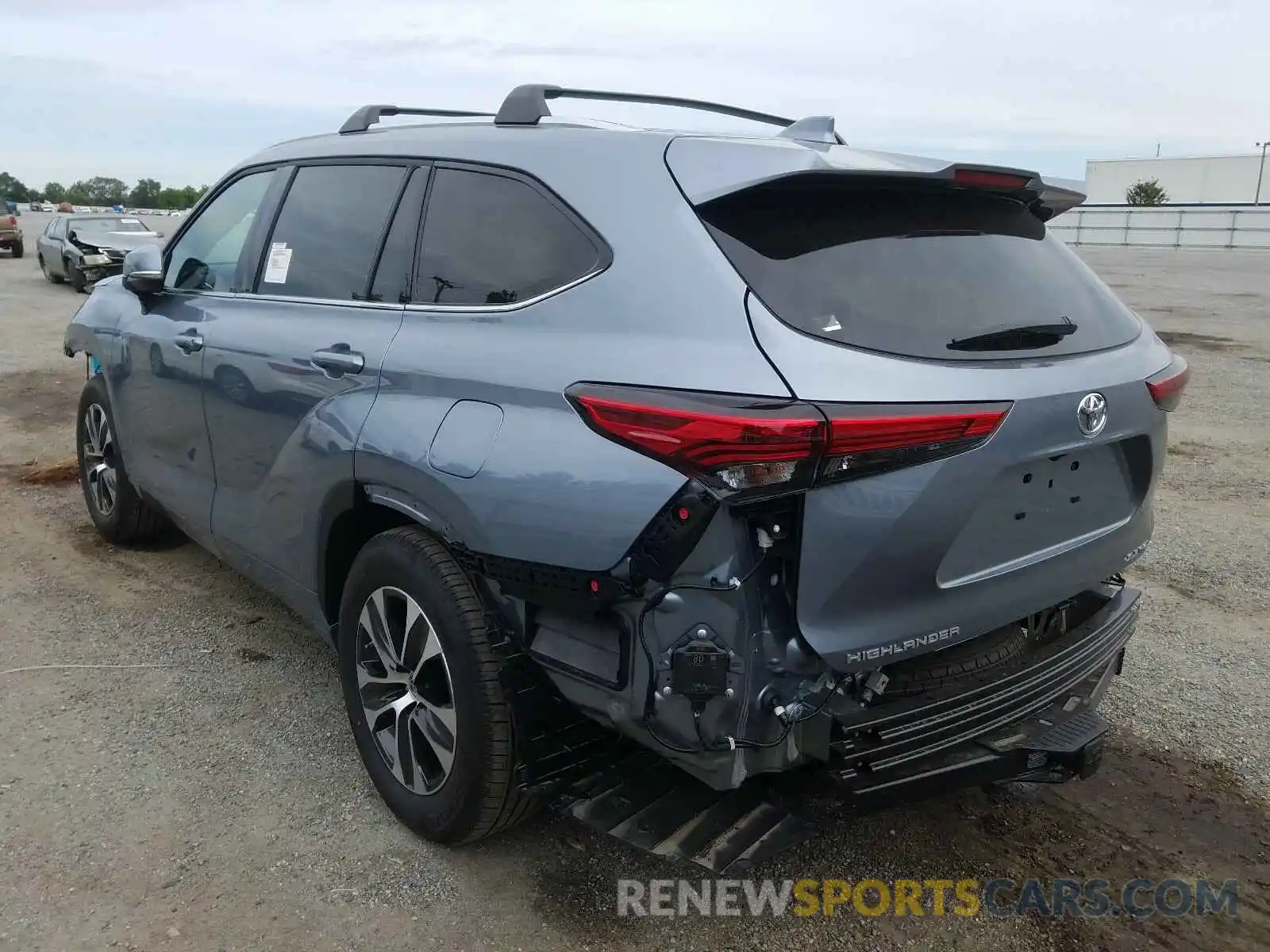 3 Photograph of a damaged car 5TDHZRBH2LS016413 TOYOTA HIGHLANDER 2020