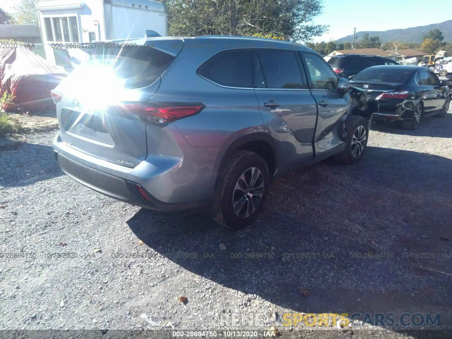 4 Photograph of a damaged car 5TDHZRBH2LS018548 TOYOTA HIGHLANDER 2020