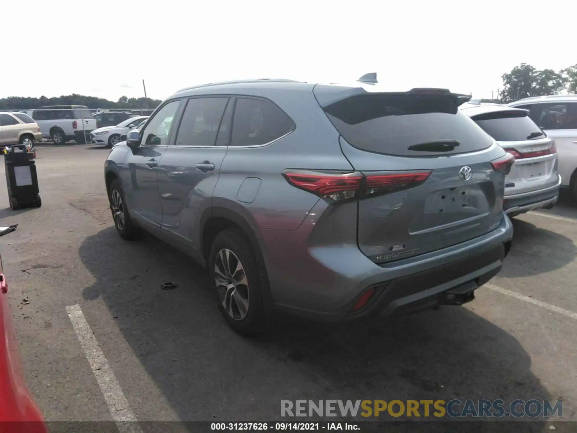 3 Photograph of a damaged car 5TDHZRBH2LS031669 TOYOTA HIGHLANDER 2020