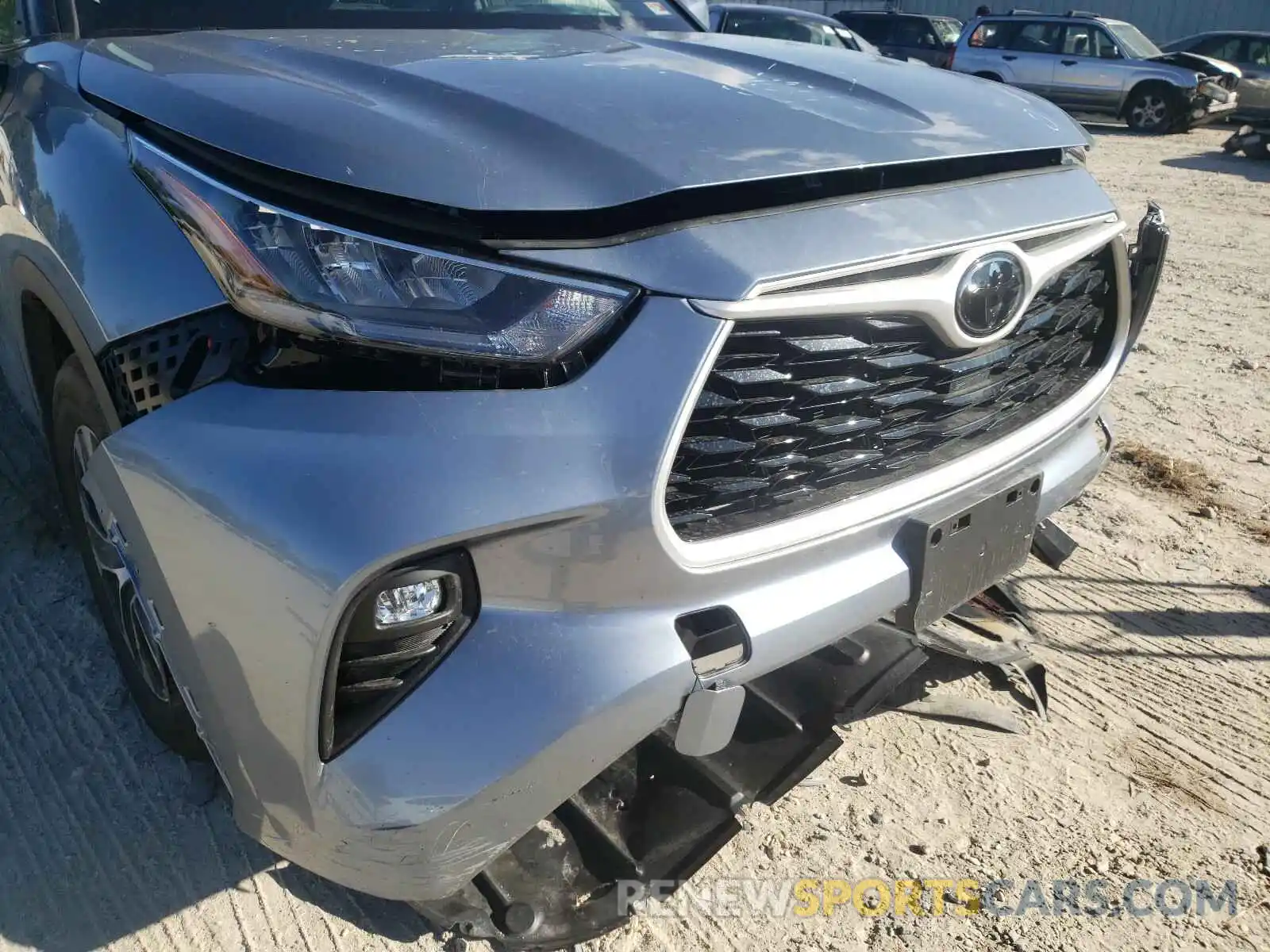 9 Photograph of a damaged car 5TDHZRBH2LS038041 TOYOTA HIGHLANDER 2020