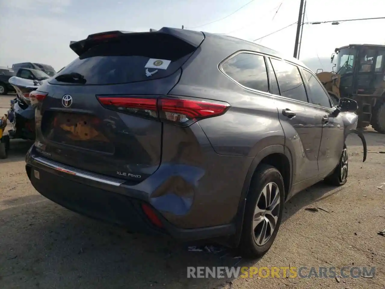 4 Photograph of a damaged car 5TDHZRBH2LS044633 TOYOTA HIGHLANDER 2020