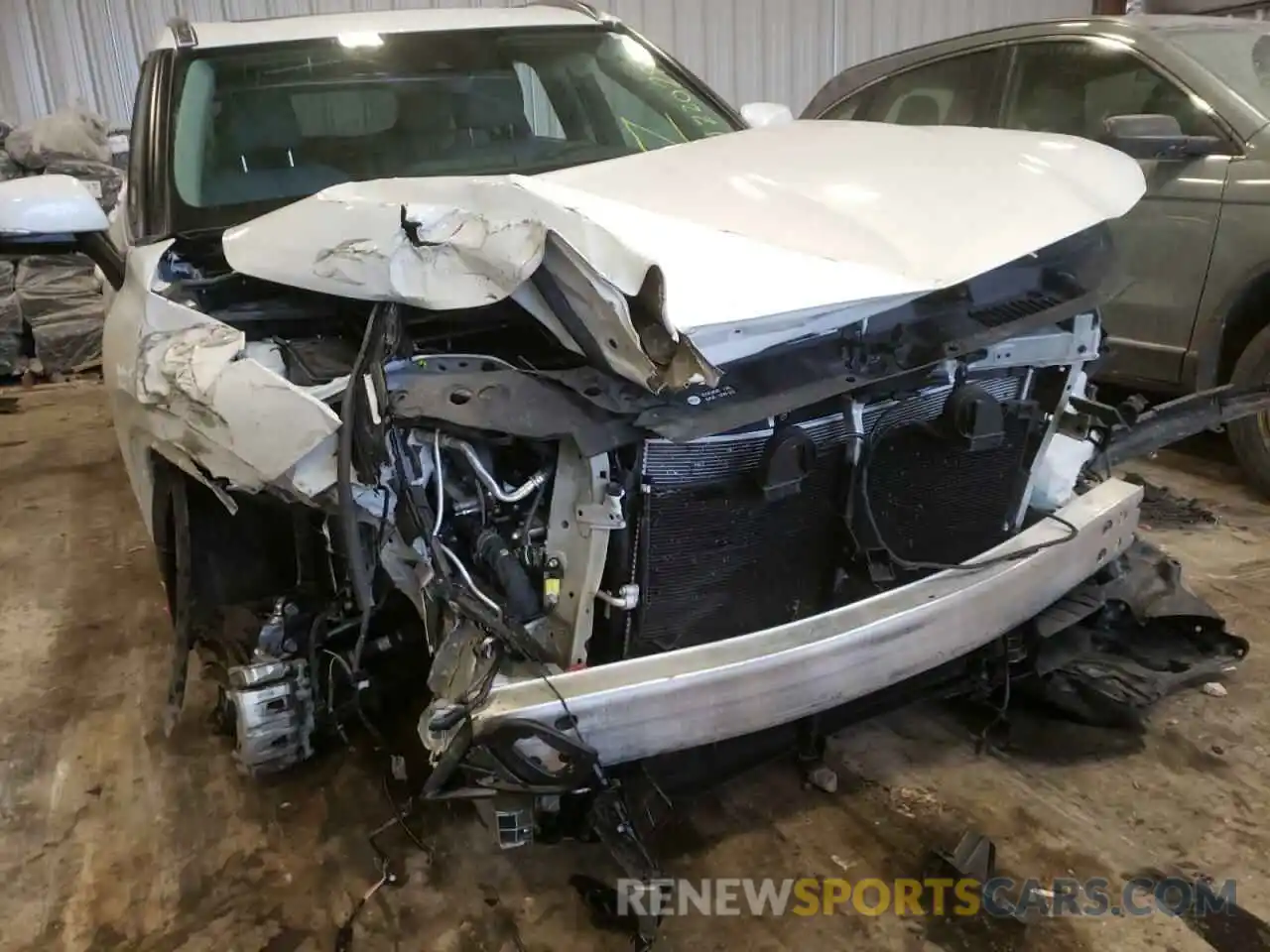 9 Photograph of a damaged car 5TDHZRBH2LS520279 TOYOTA HIGHLANDER 2020