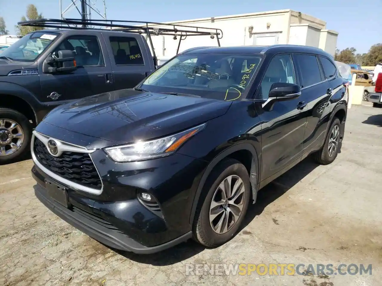 2 Photograph of a damaged car 5TDHZRBH3LS021068 TOYOTA HIGHLANDER 2020