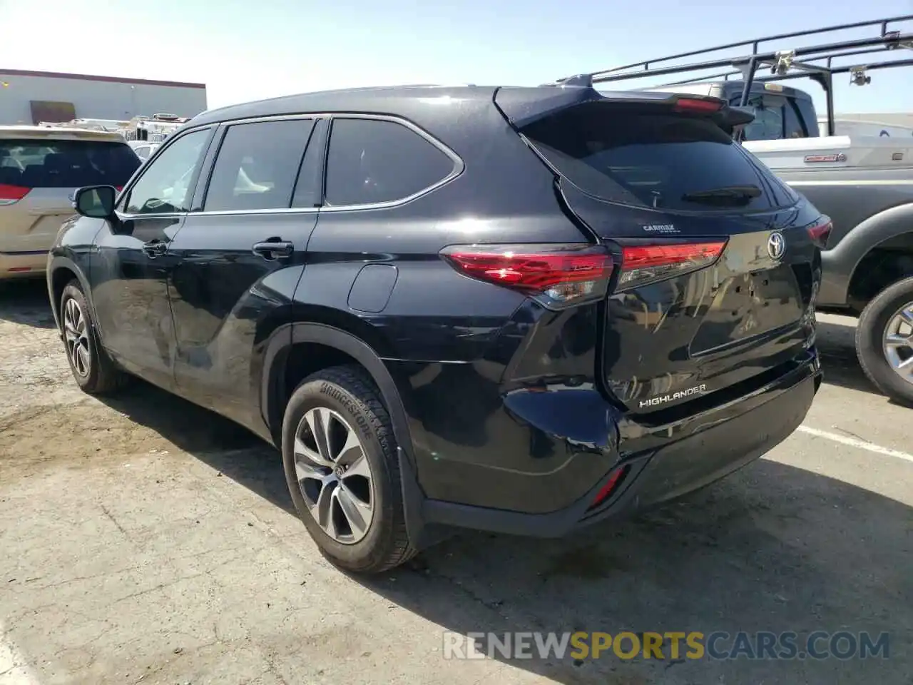 3 Photograph of a damaged car 5TDHZRBH3LS021068 TOYOTA HIGHLANDER 2020