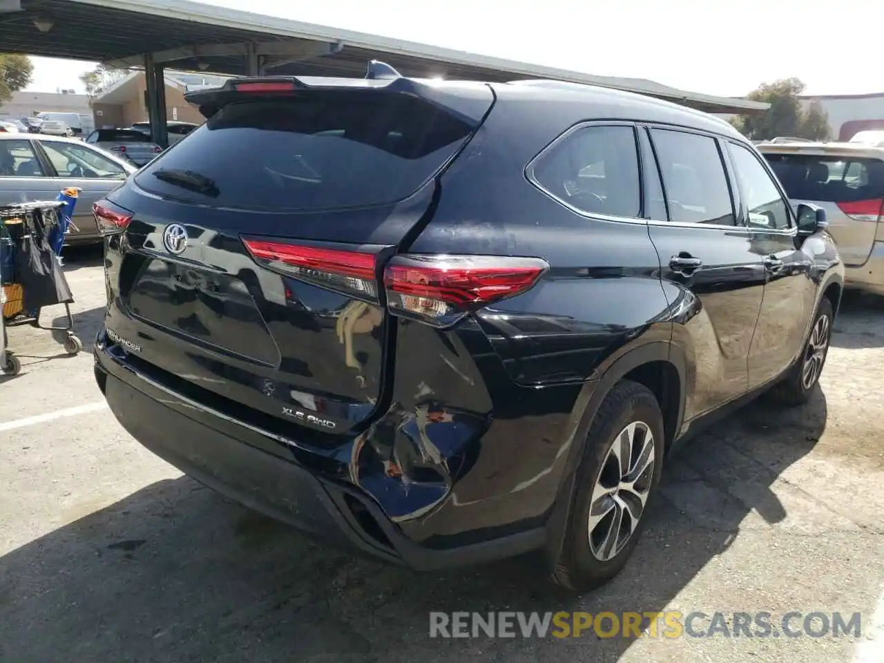 4 Photograph of a damaged car 5TDHZRBH3LS021068 TOYOTA HIGHLANDER 2020