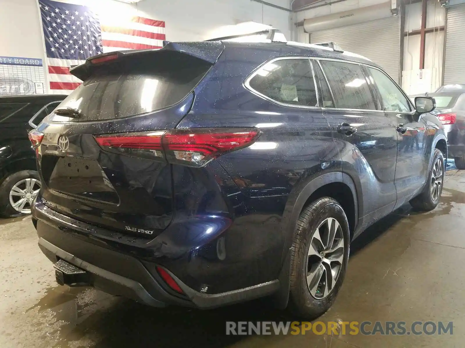 4 Photograph of a damaged car 5TDHZRBH3LS026433 TOYOTA HIGHLANDER 2020