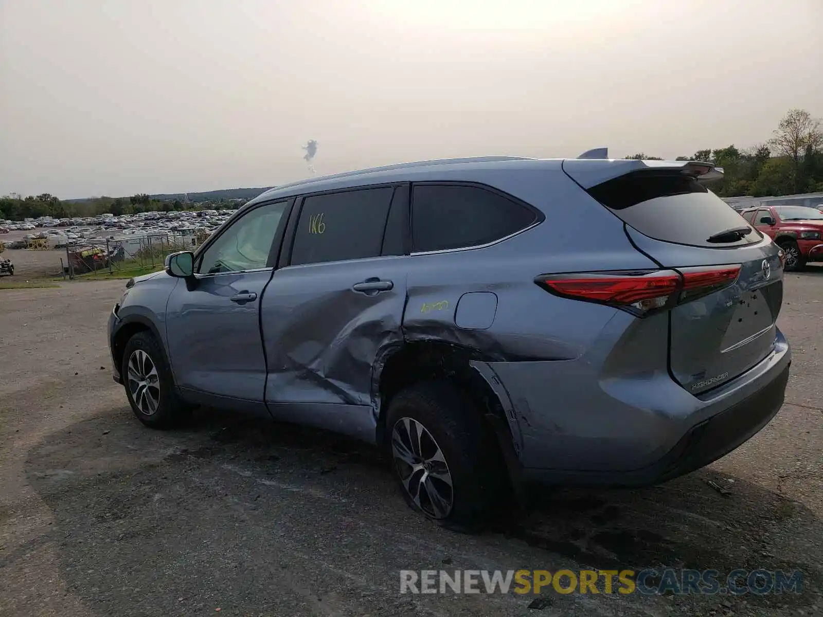 3 Photograph of a damaged car 5TDHZRBH3LS032359 TOYOTA HIGHLANDER 2020