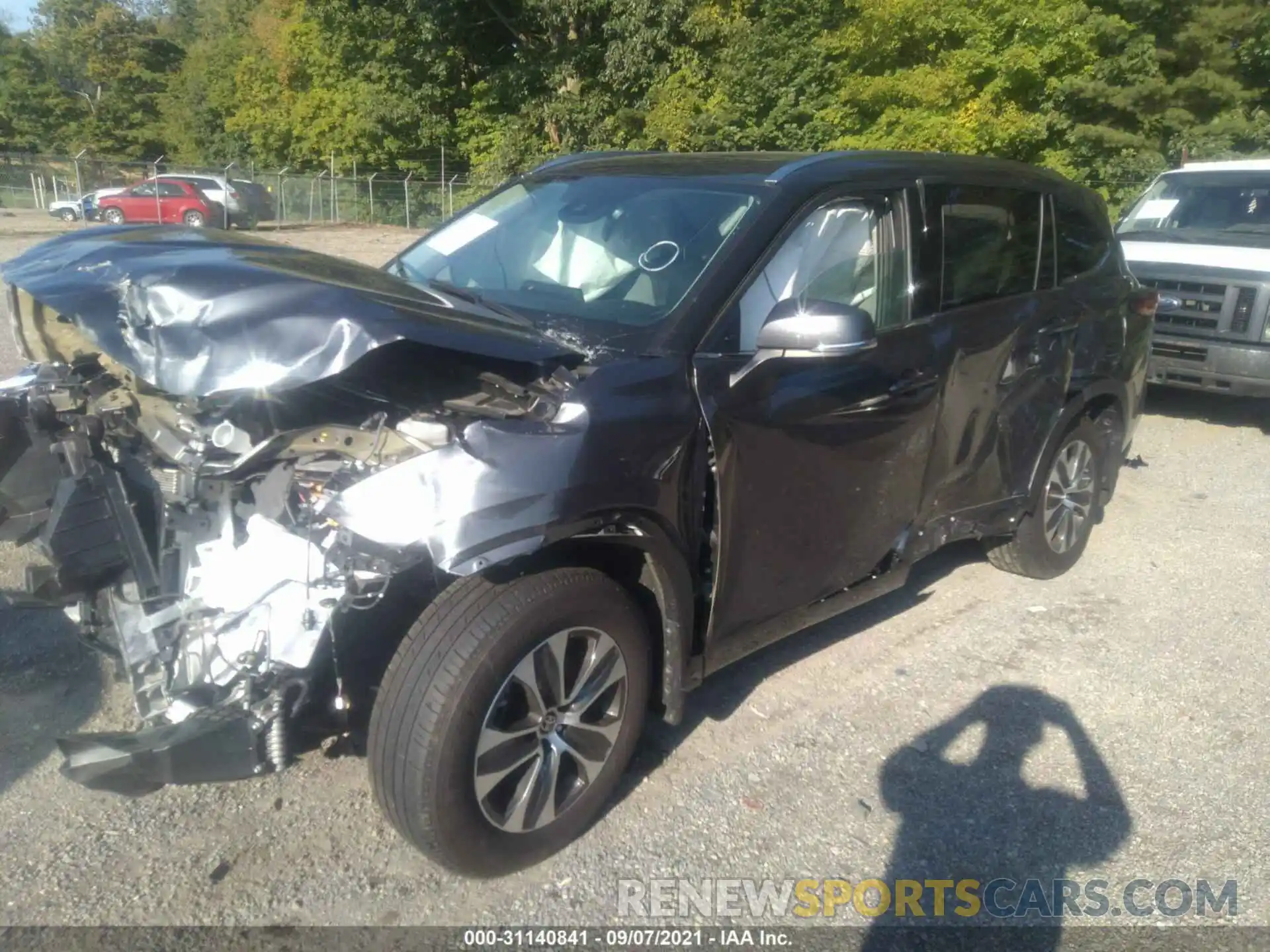 2 Photograph of a damaged car 5TDHZRBH3LS037027 TOYOTA HIGHLANDER 2020