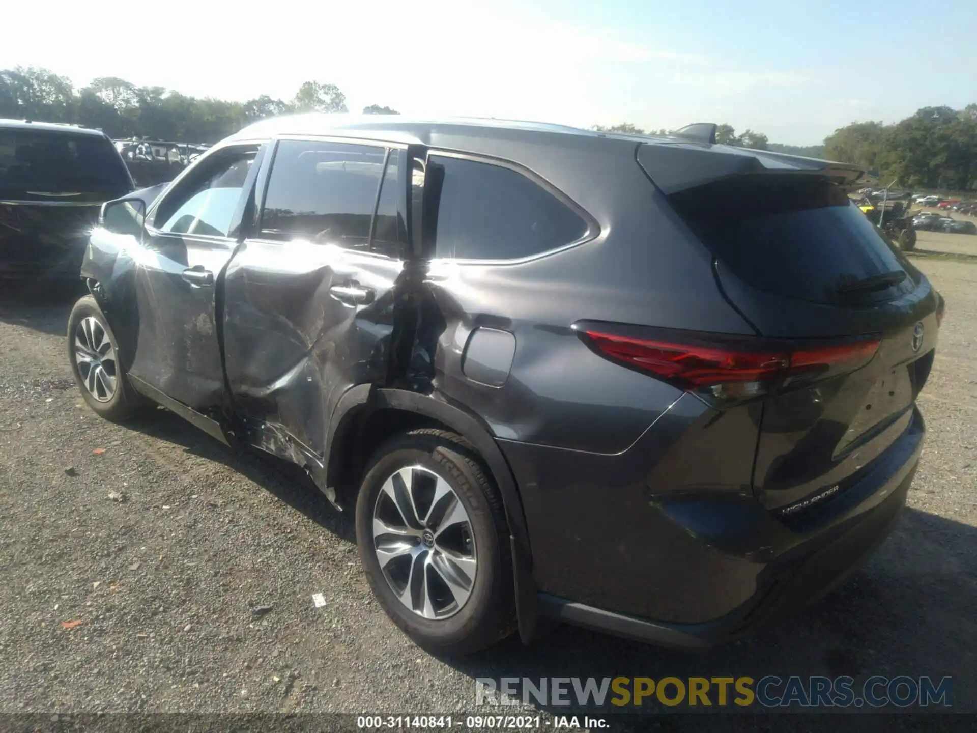 3 Photograph of a damaged car 5TDHZRBH3LS037027 TOYOTA HIGHLANDER 2020