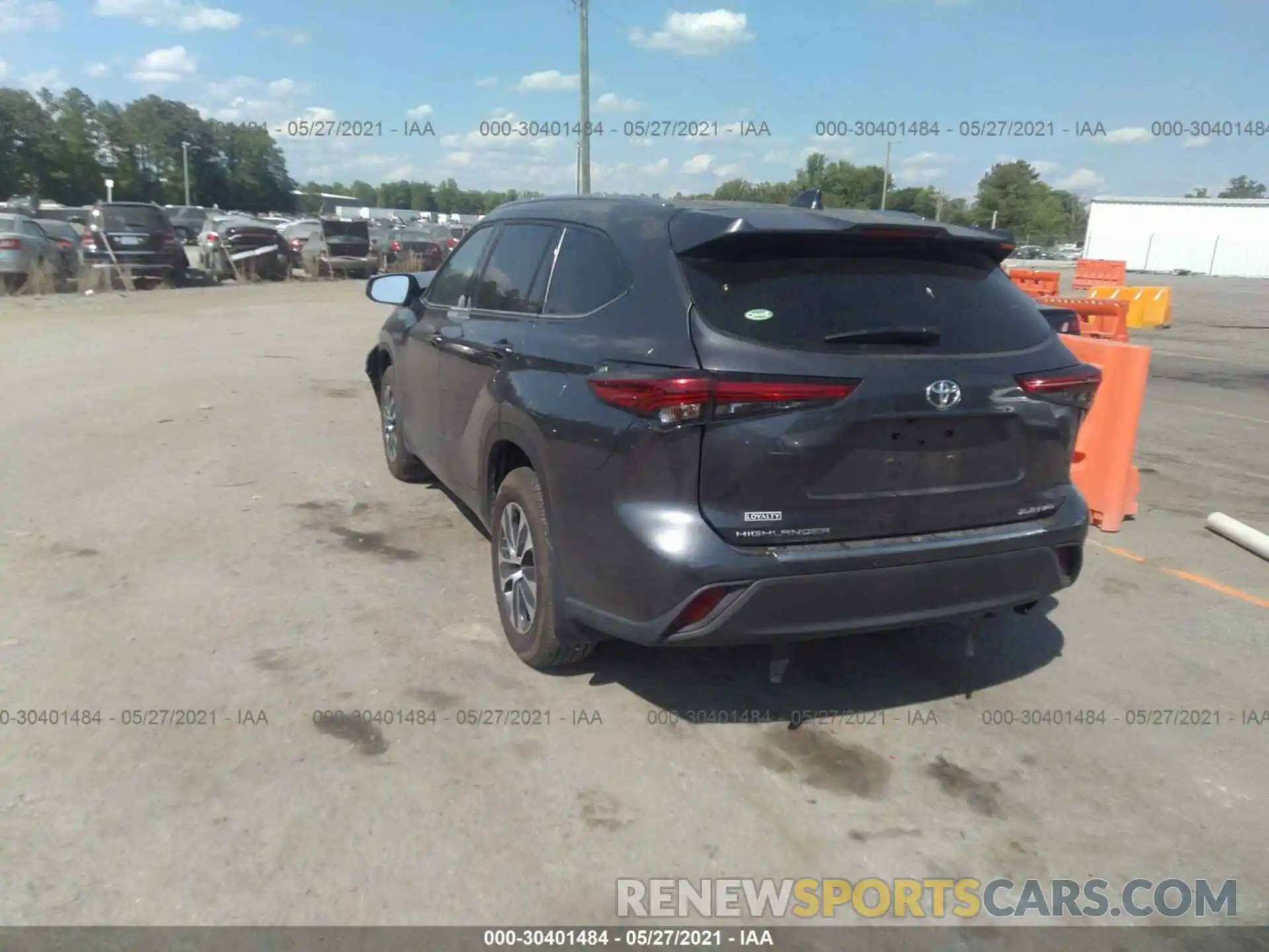 3 Photograph of a damaged car 5TDHZRBH3LS050666 TOYOTA HIGHLANDER 2020