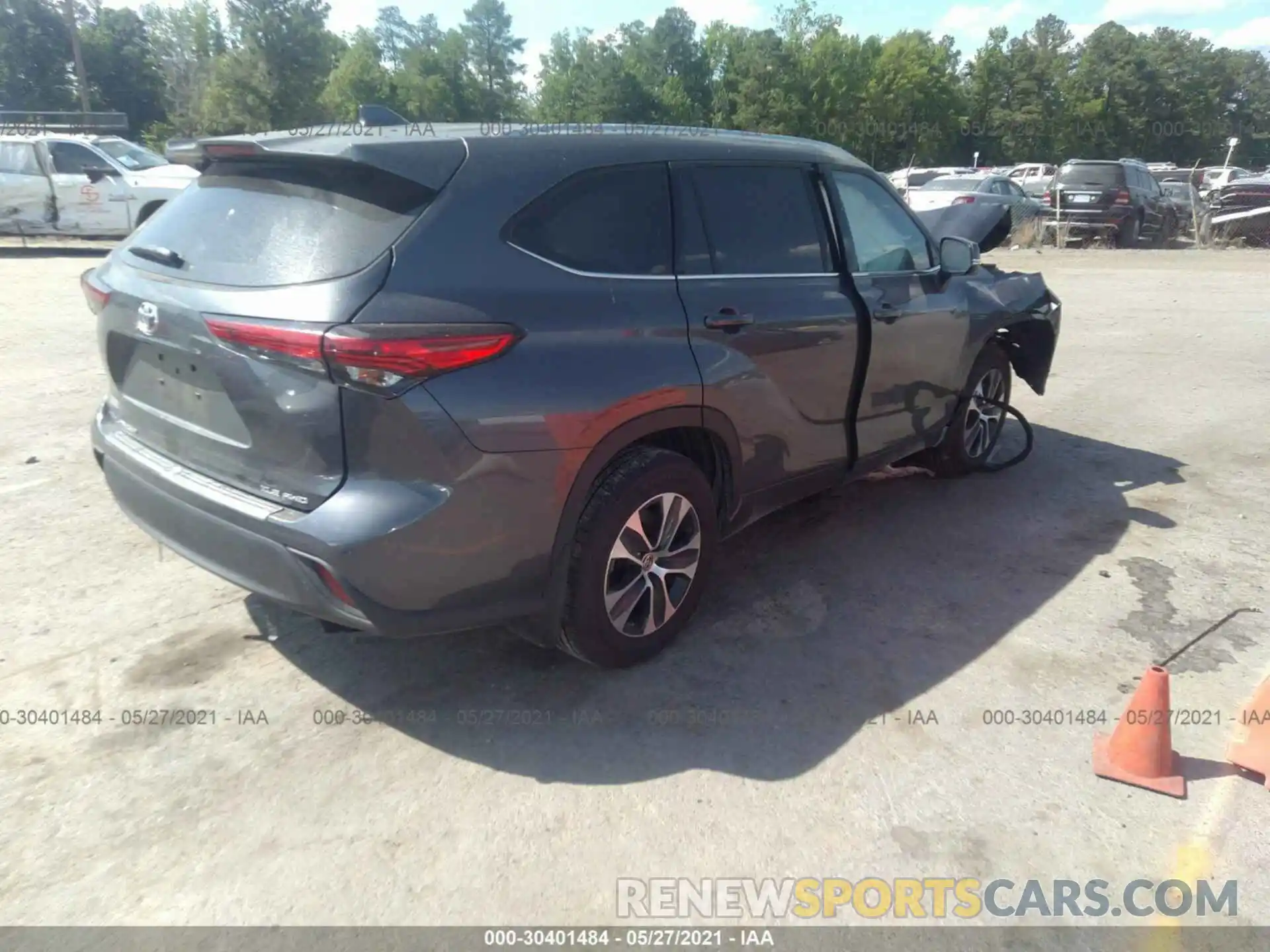 4 Photograph of a damaged car 5TDHZRBH3LS050666 TOYOTA HIGHLANDER 2020