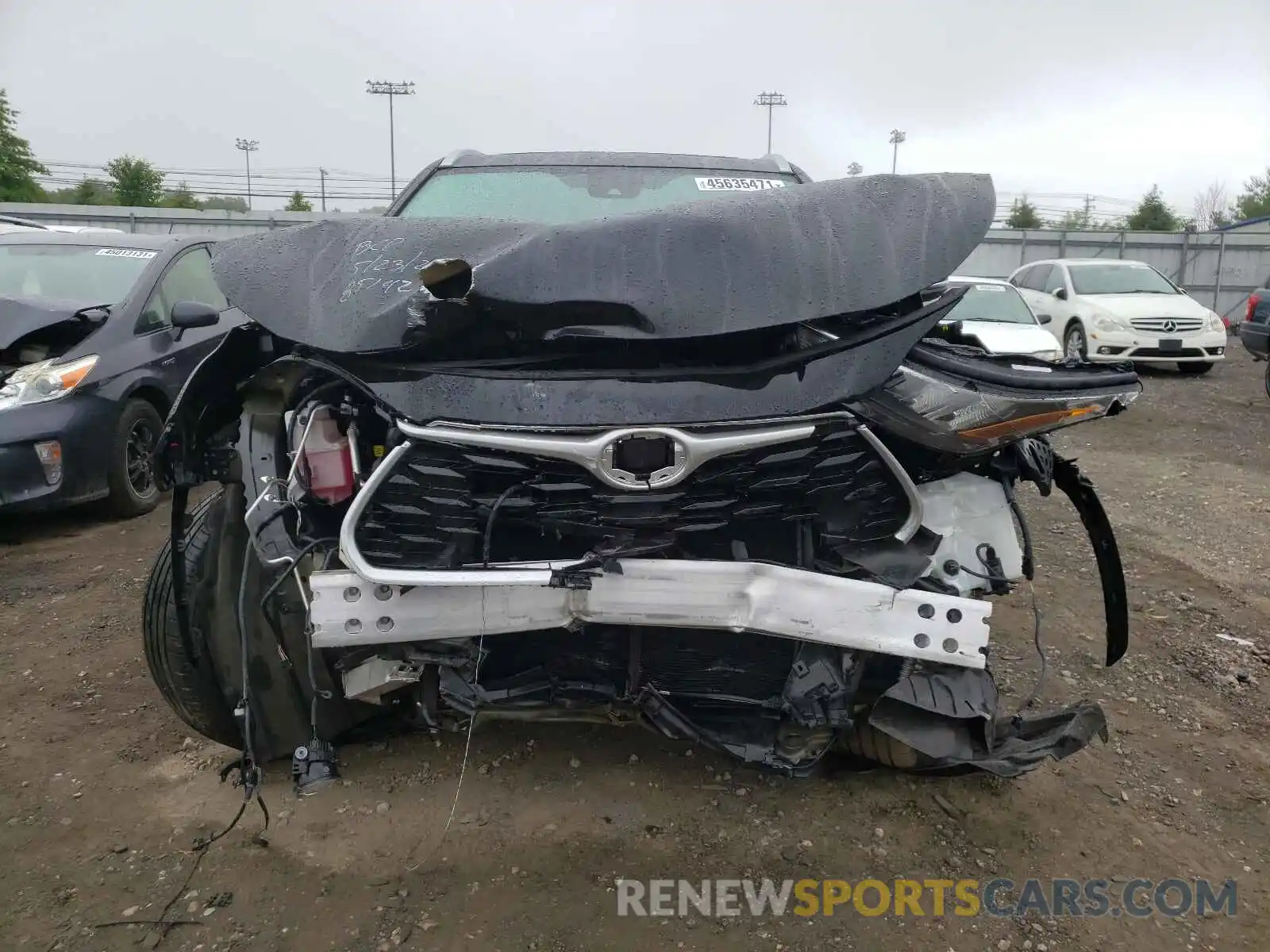 9 Photograph of a damaged car 5TDHZRBH4LS512264 TOYOTA HIGHLANDER 2020