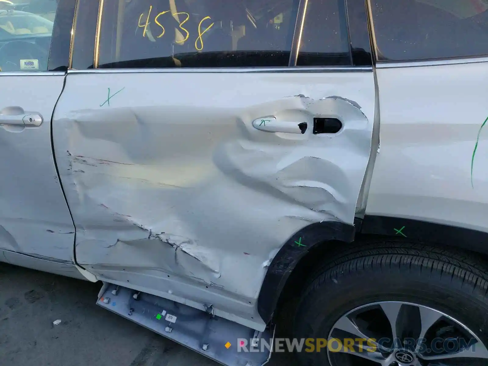 9 Photograph of a damaged car 5TDHZRBH4LS514953 TOYOTA HIGHLANDER 2020