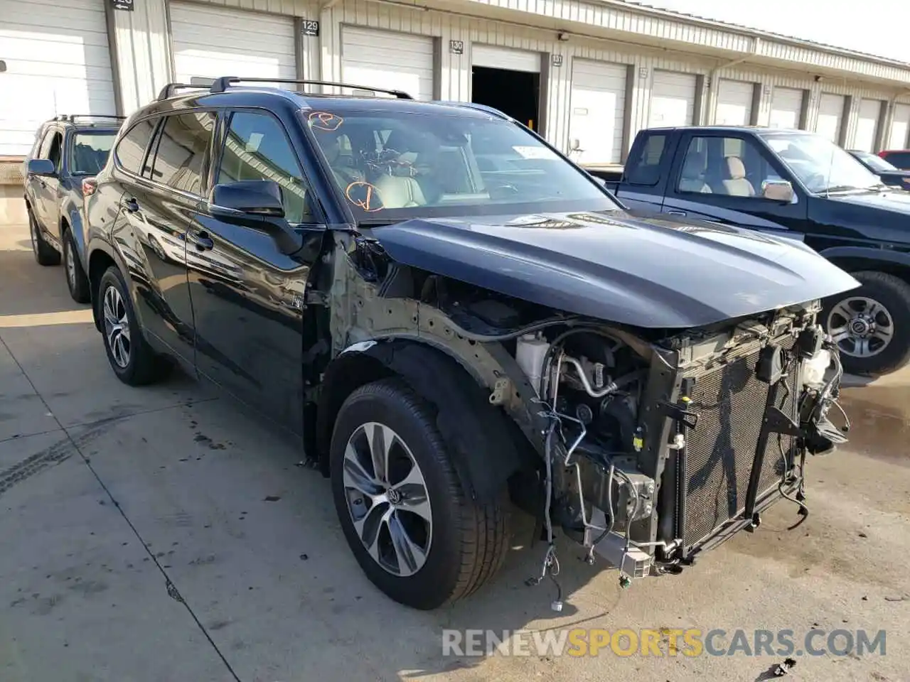 1 Photograph of a damaged car 5TDHZRBH5LS030595 TOYOTA HIGHLANDER 2020