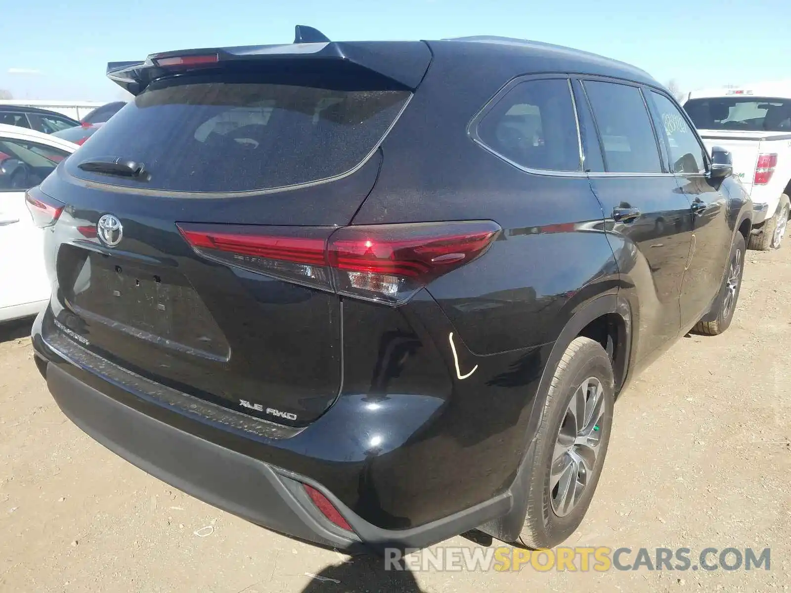 4 Photograph of a damaged car 5TDHZRBH5LS043122 TOYOTA HIGHLANDER 2020