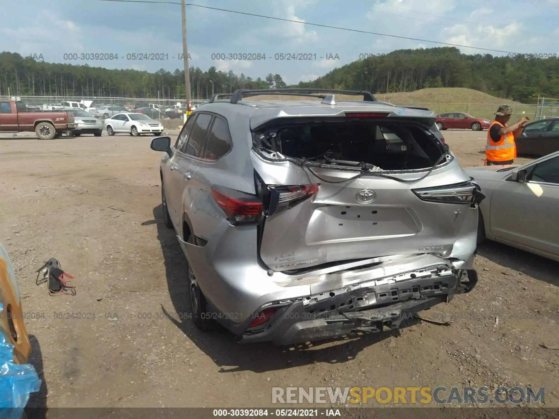 3 Photograph of a damaged car 5TDHZRBH5LS054279 TOYOTA HIGHLANDER 2020