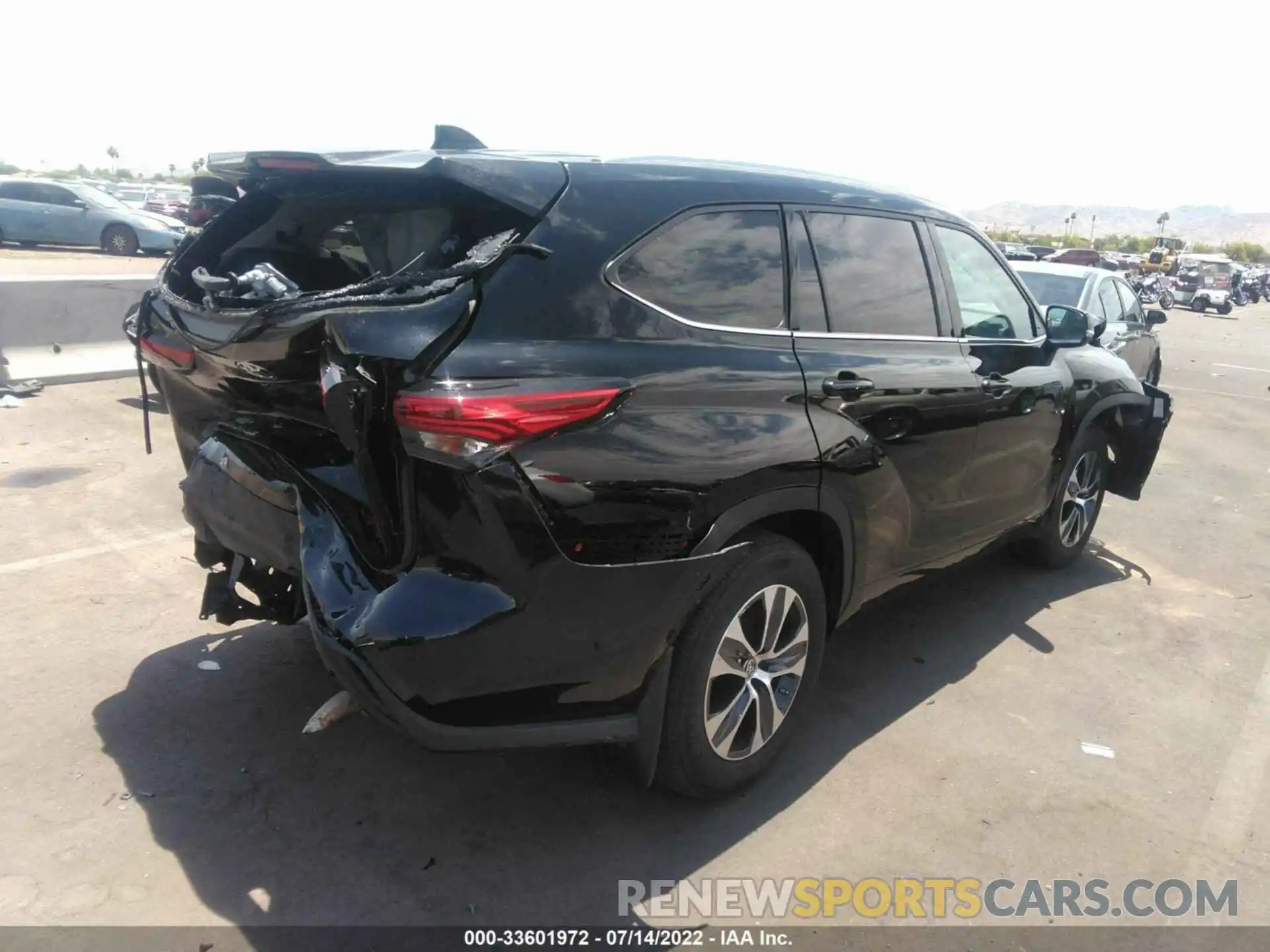 4 Photograph of a damaged car 5TDHZRBH5LS519708 TOYOTA HIGHLANDER 2020