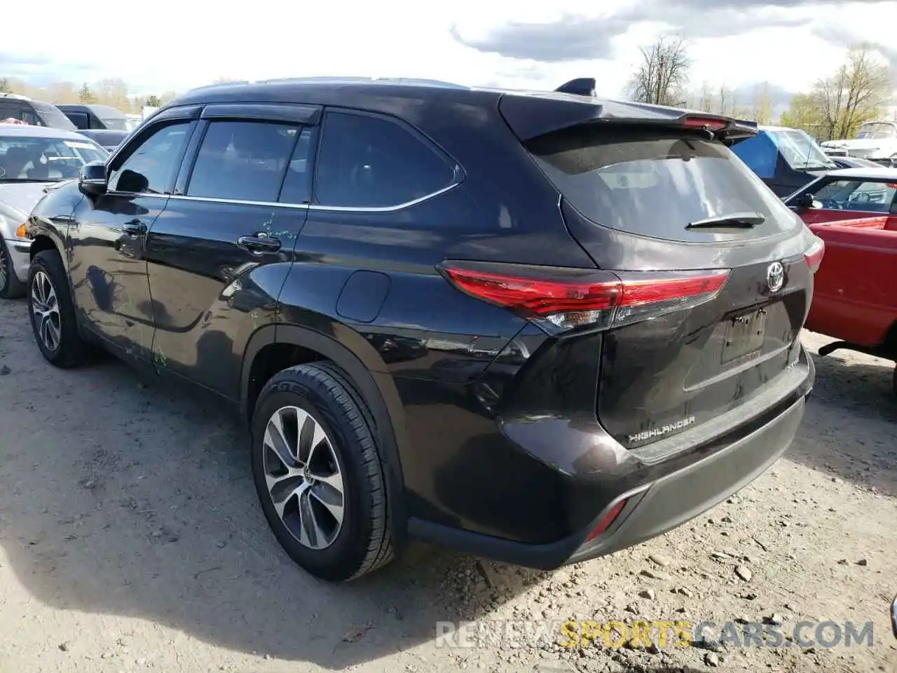 3 Photograph of a damaged car 5TDHZRBH6LS011537 TOYOTA HIGHLANDER 2020