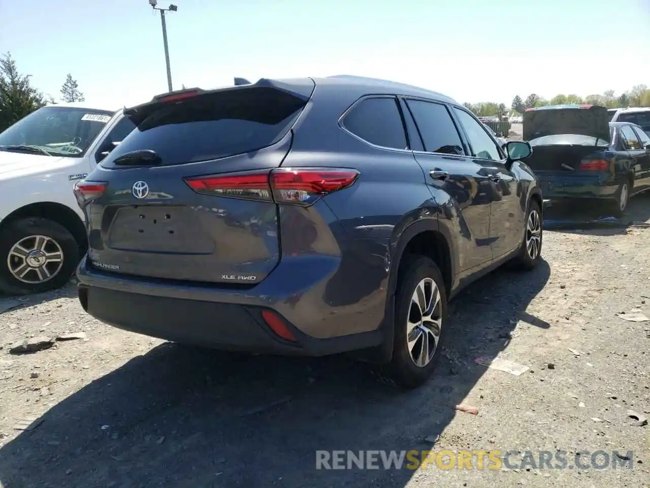 4 Photograph of a damaged car 5TDHZRBH6LS012770 TOYOTA HIGHLANDER 2020