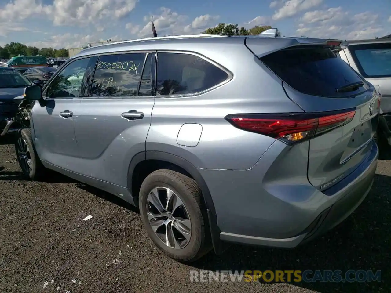 3 Photograph of a damaged car 5TDHZRBH6LS013921 TOYOTA HIGHLANDER 2020