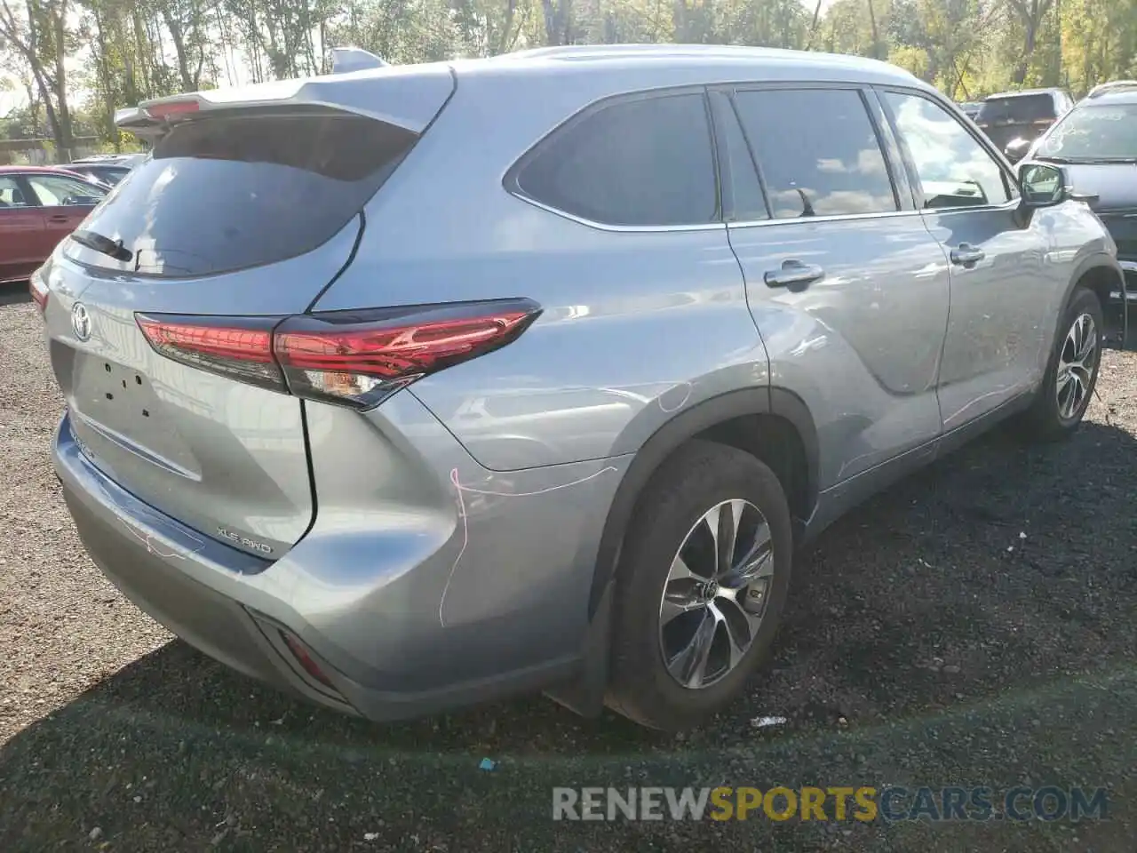 4 Photograph of a damaged car 5TDHZRBH6LS013921 TOYOTA HIGHLANDER 2020