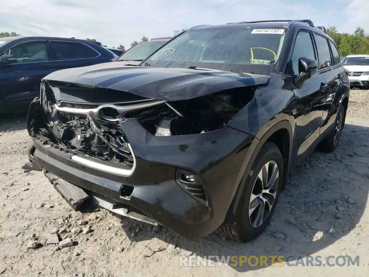 2 Photograph of a damaged car 5TDHZRBH6LS017466 TOYOTA HIGHLANDER 2020