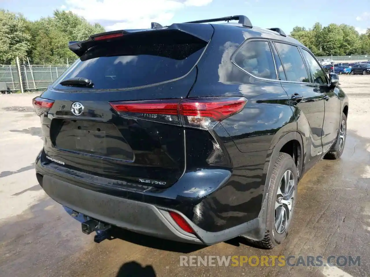 4 Photograph of a damaged car 5TDHZRBH6LS017466 TOYOTA HIGHLANDER 2020